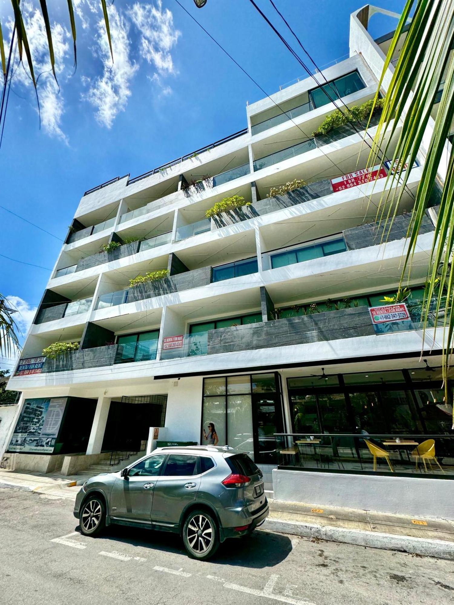 Your Away From In Playa Del Carmen! Apartment