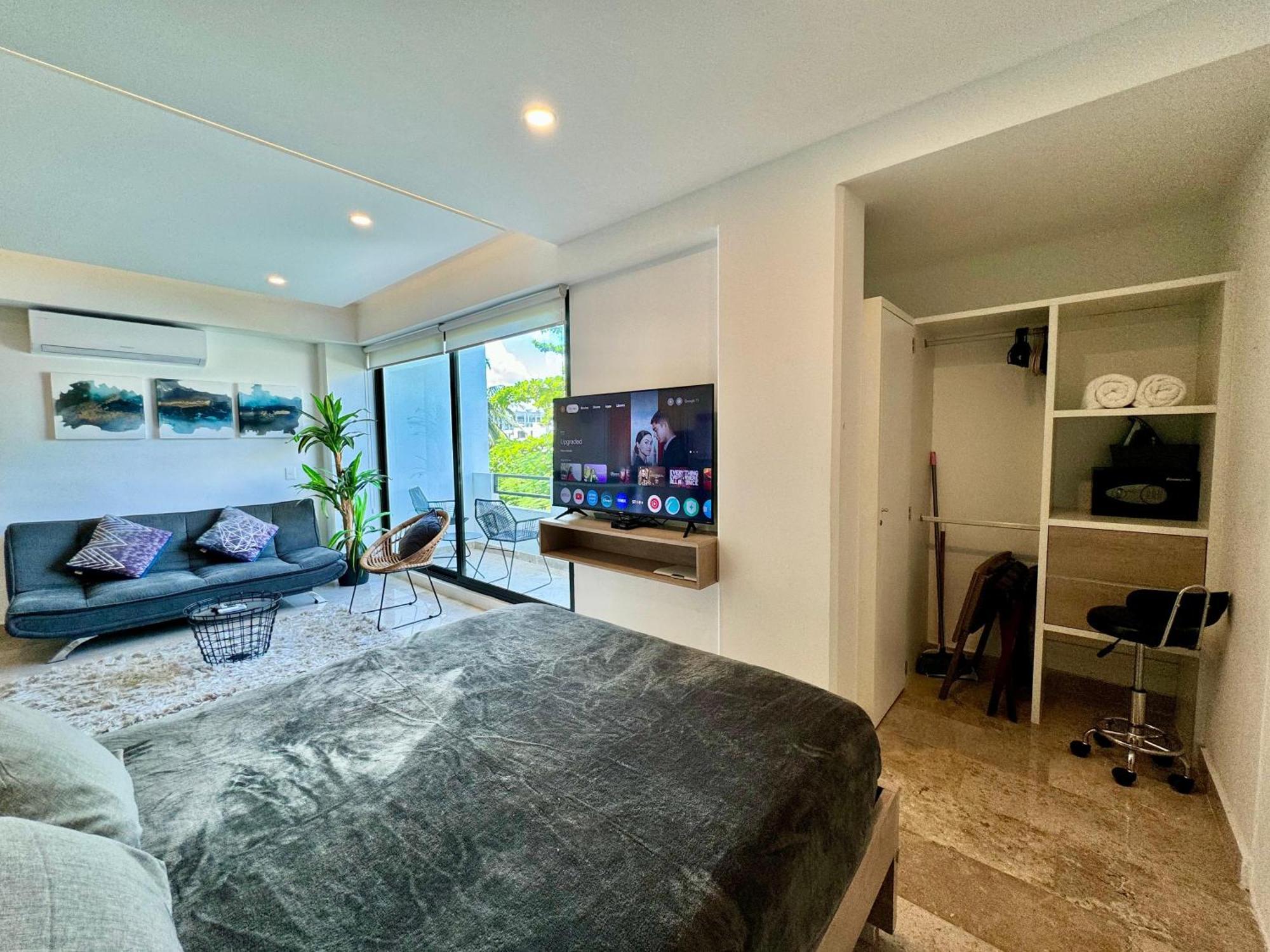 Your Away From In Playa Del Carmen! Apartment