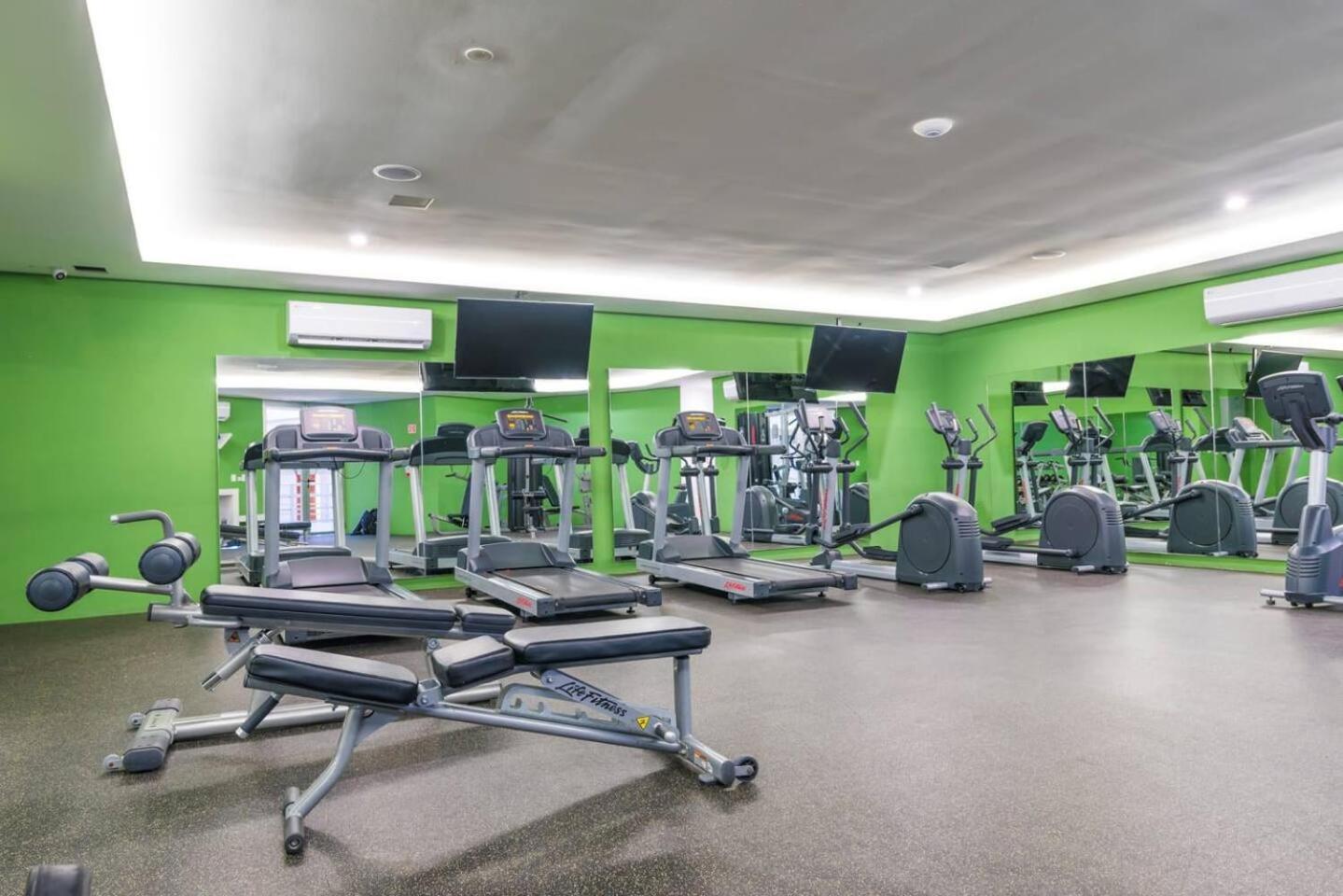 Apartment Beautiful 2br Ph, Private Rooftop, Sauna, Gym