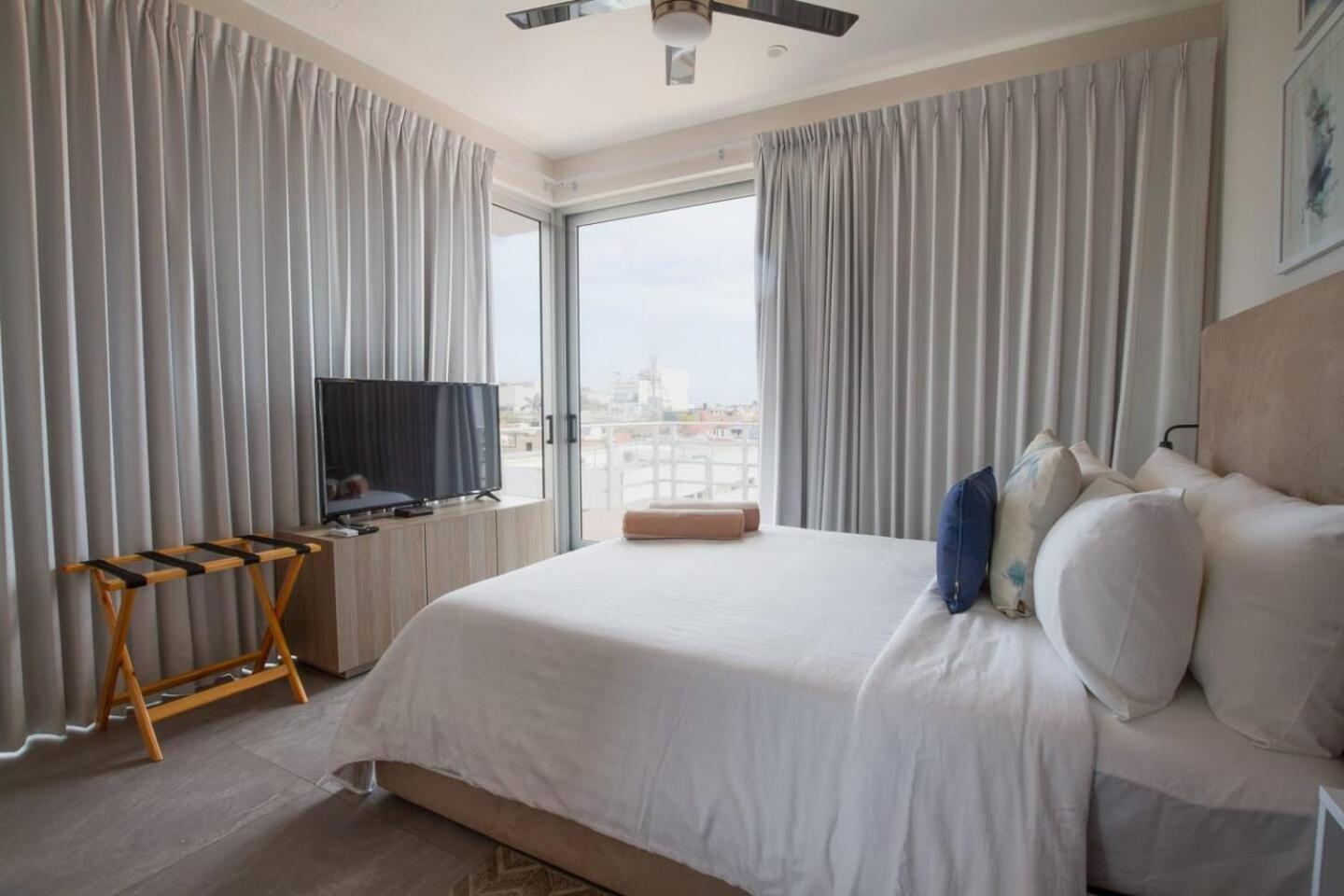 Beautiful 2br Ph, Private Rooftop, Sauna, Gym Apartment Playa del Carmen