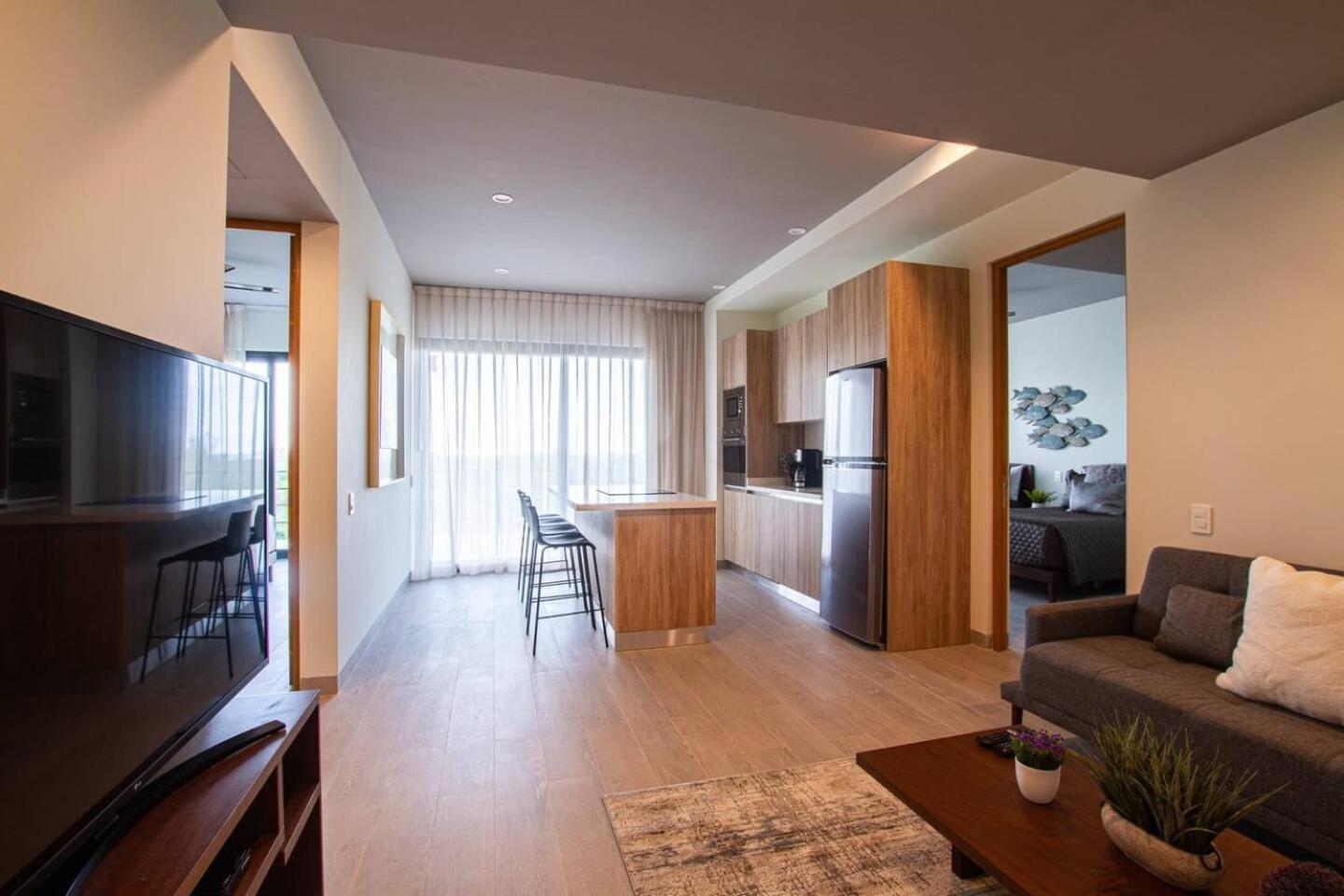Luxury 2br 2ba, Ocean View, 200m From Apartment *