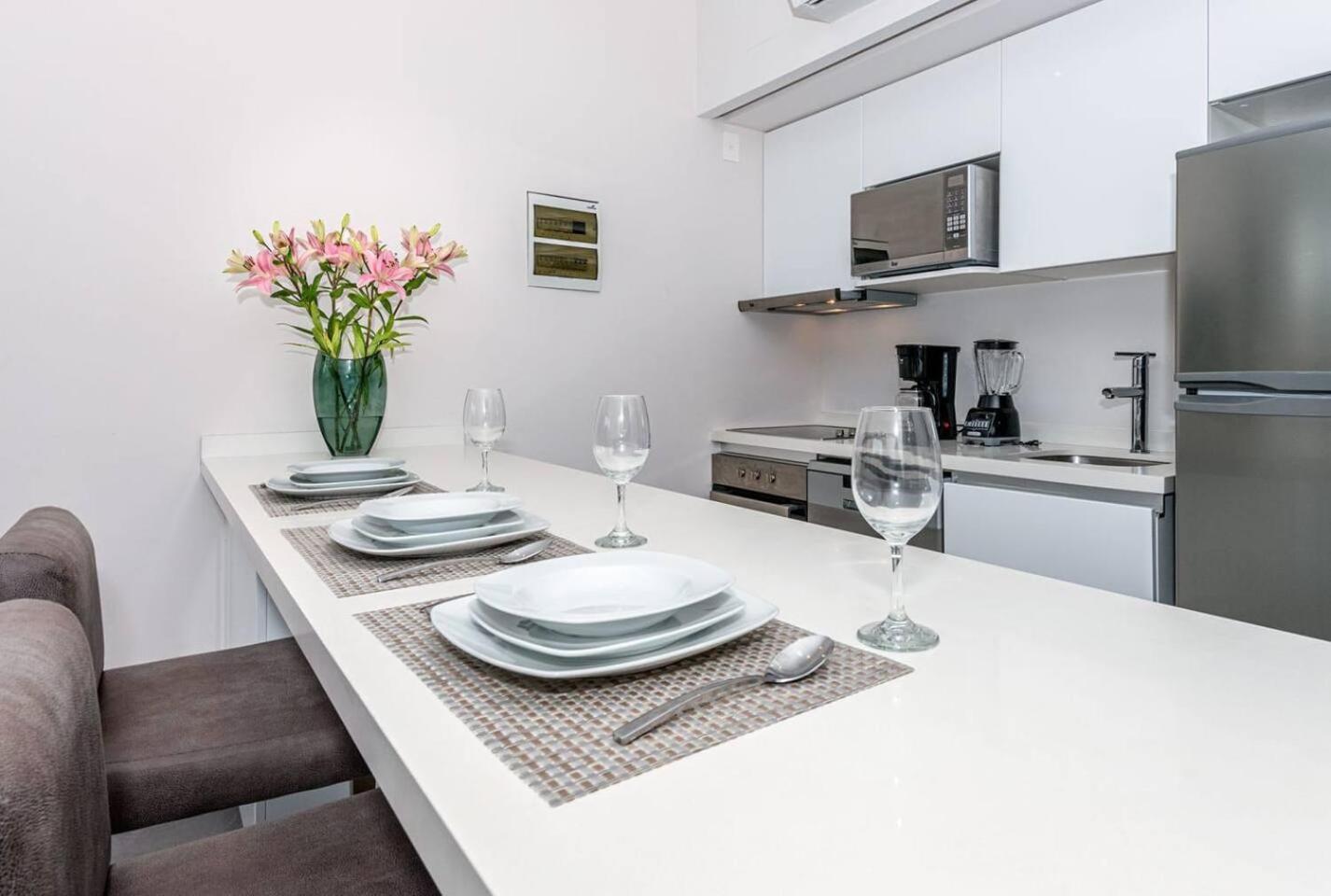 Luxury Condo, 150mb, 1 Bedroom, Gym, Pool, Sauna Apartment *