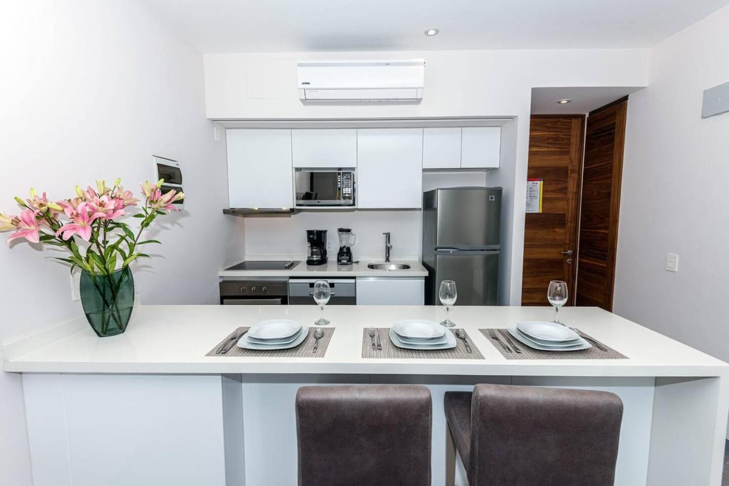 Luxury Condo, 150mb, 1 Bedroom, Gym, Pool, Sauna Apartment Playa del Carmen