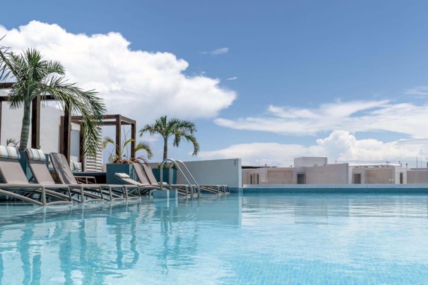 Apartment Luxury Condo, 150mb, 1 Bedroom, Gym, Pool, Sauna