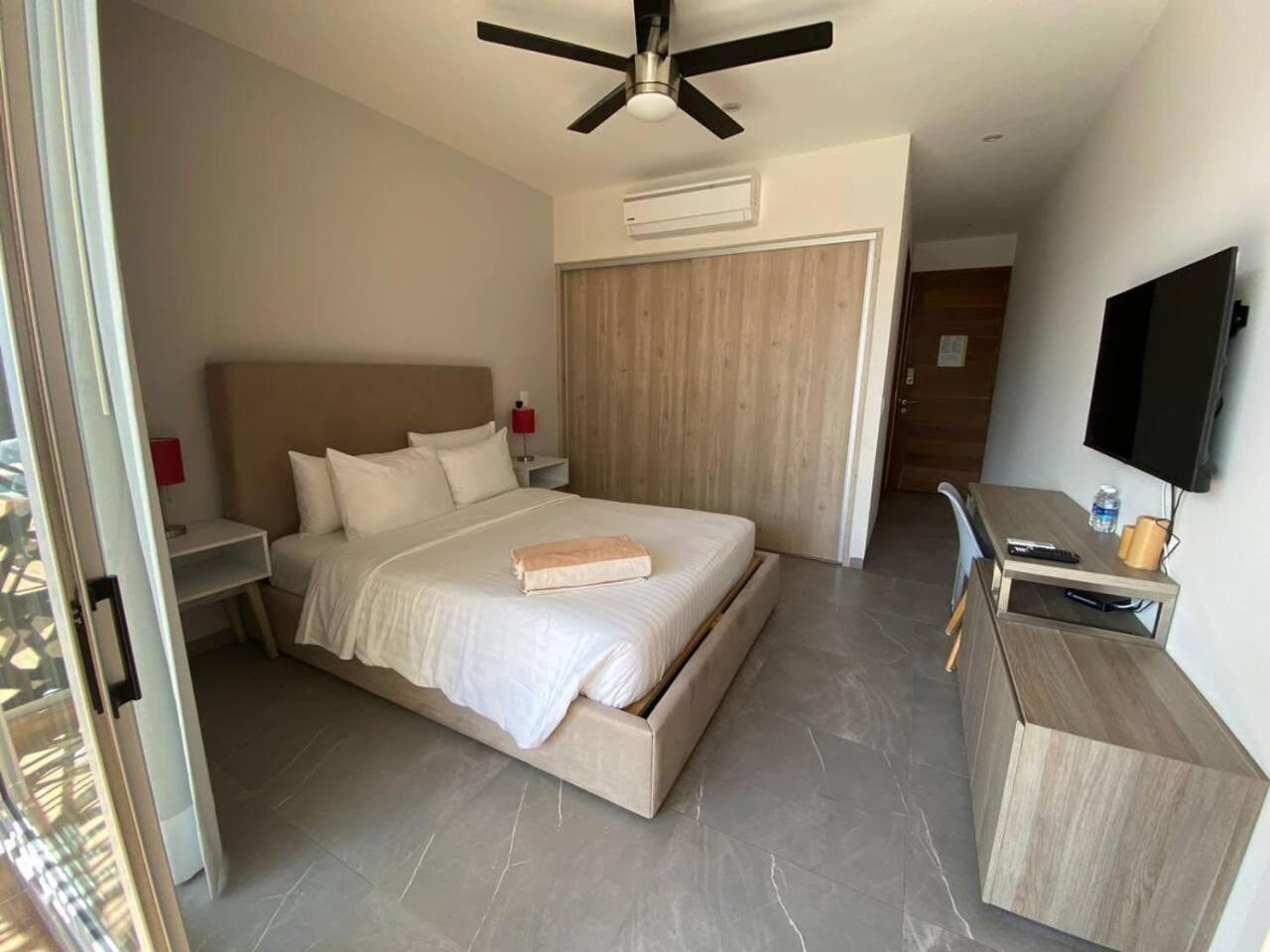 Luxury Private Ac Gym Pool Cine Apartment Playa del Carmen
