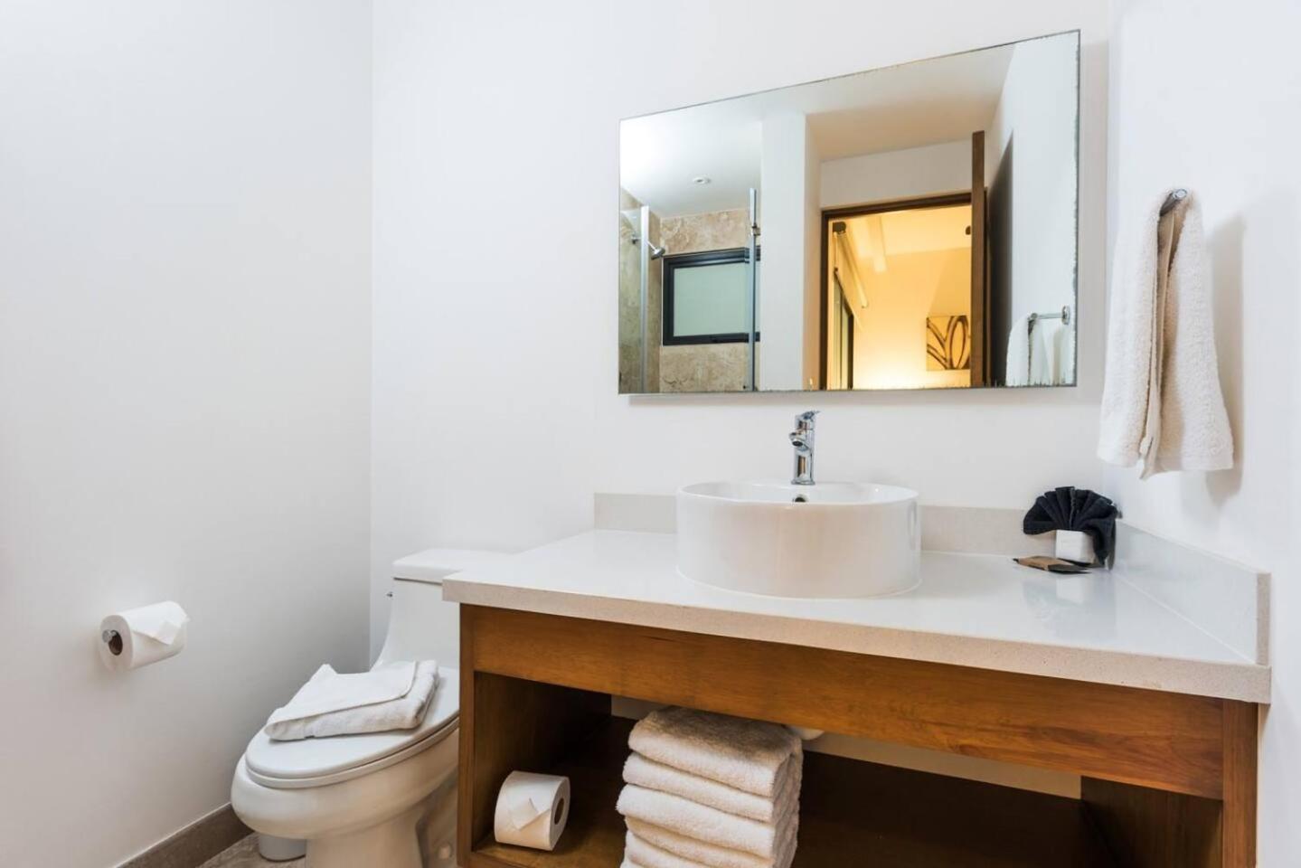 Apartment Location, 100mb Wifi And Ocean View *