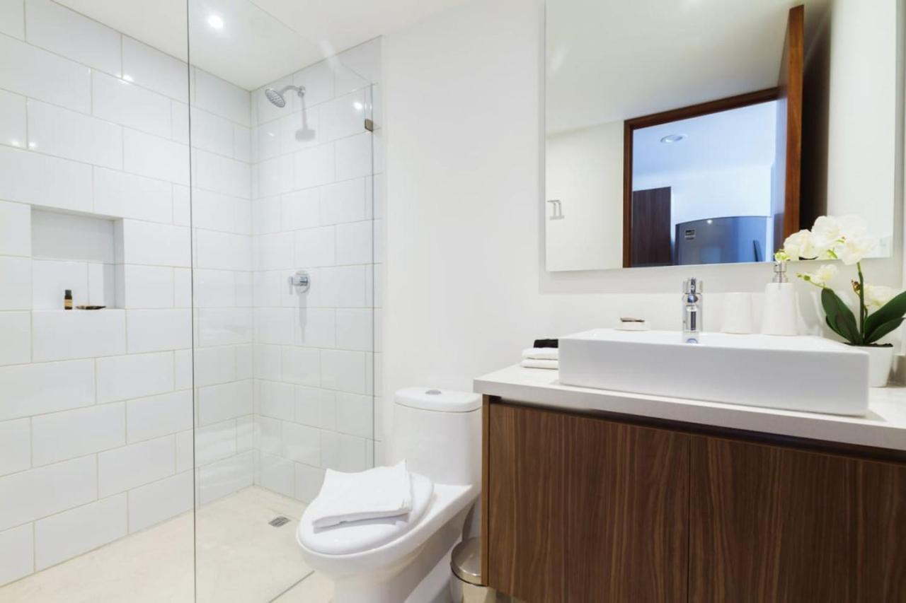 Beautiful Brand New In The Heart Of Playa Apartment *