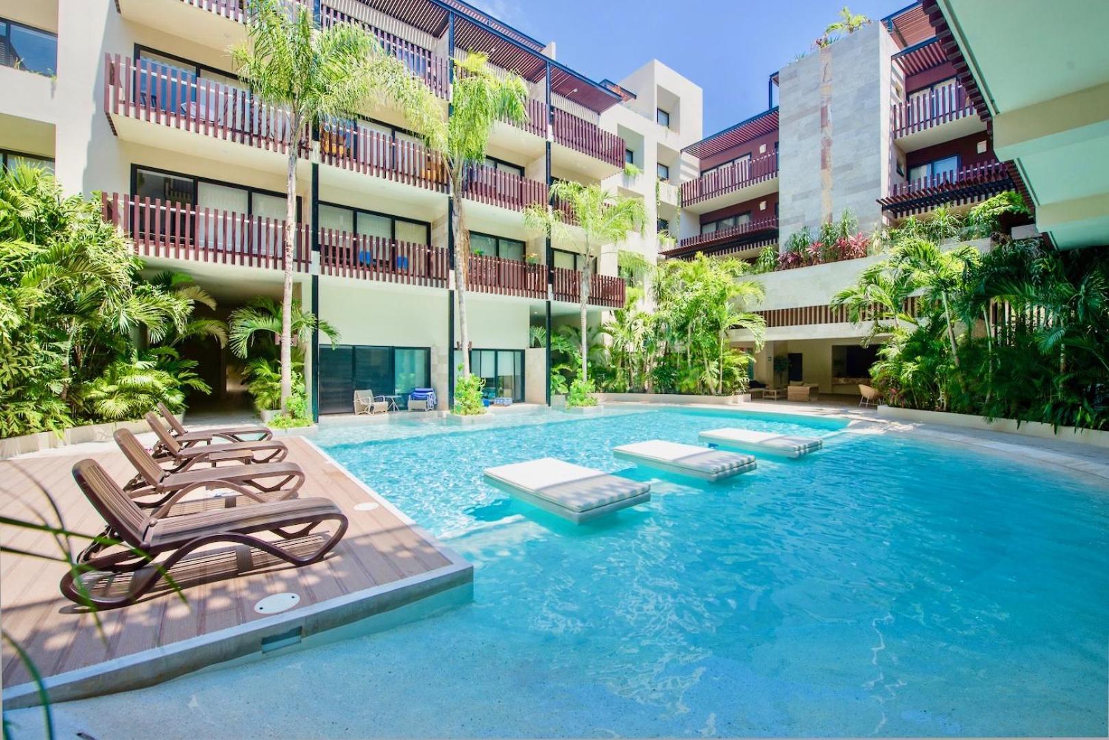 Apartment Beautiful Location, Large Pool And Fast 150mg Wifi Playa del Carmen