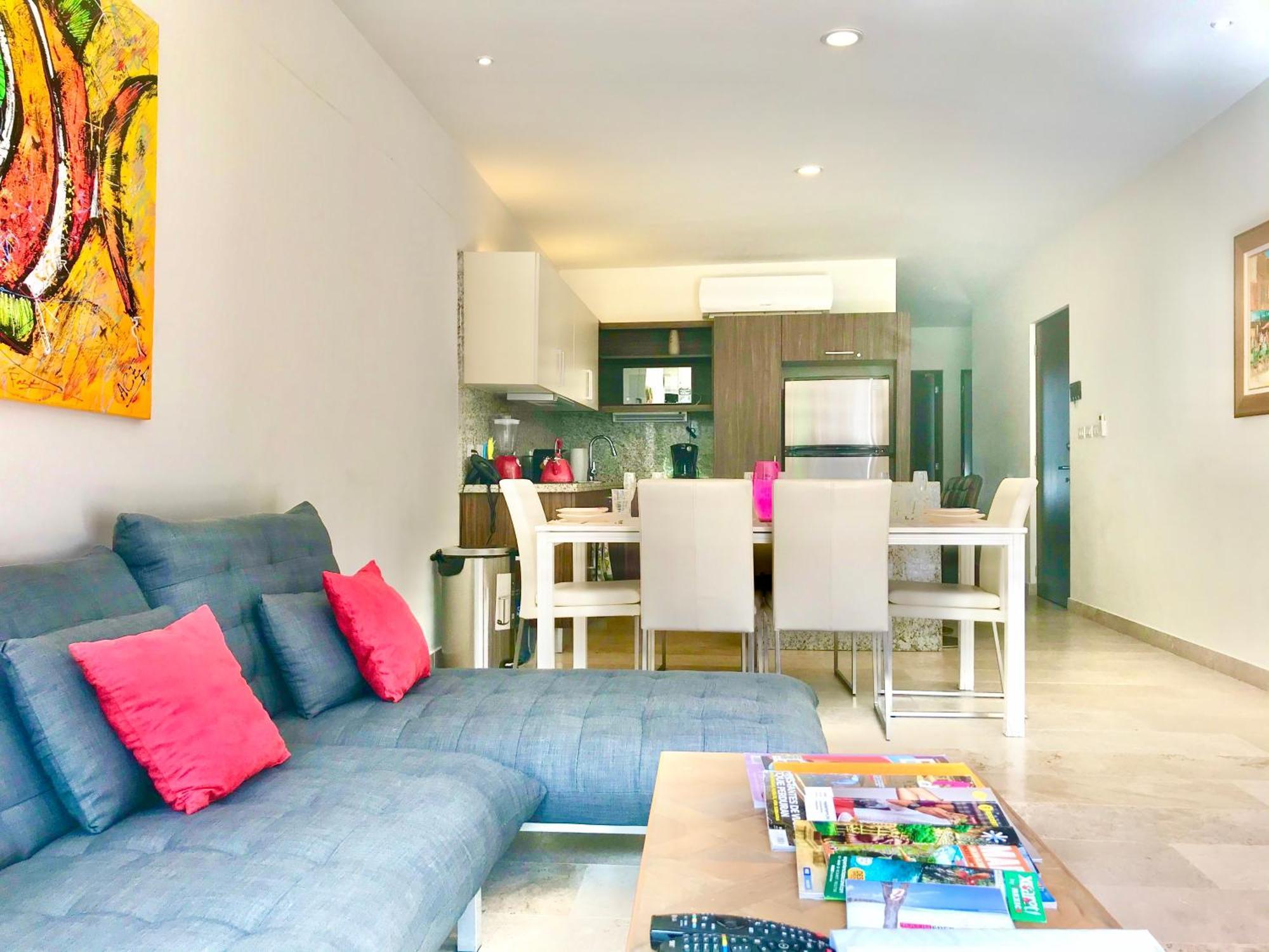 Beautiful Location, Large Pool And Fast 150mg Wifi * Playa del Carmen