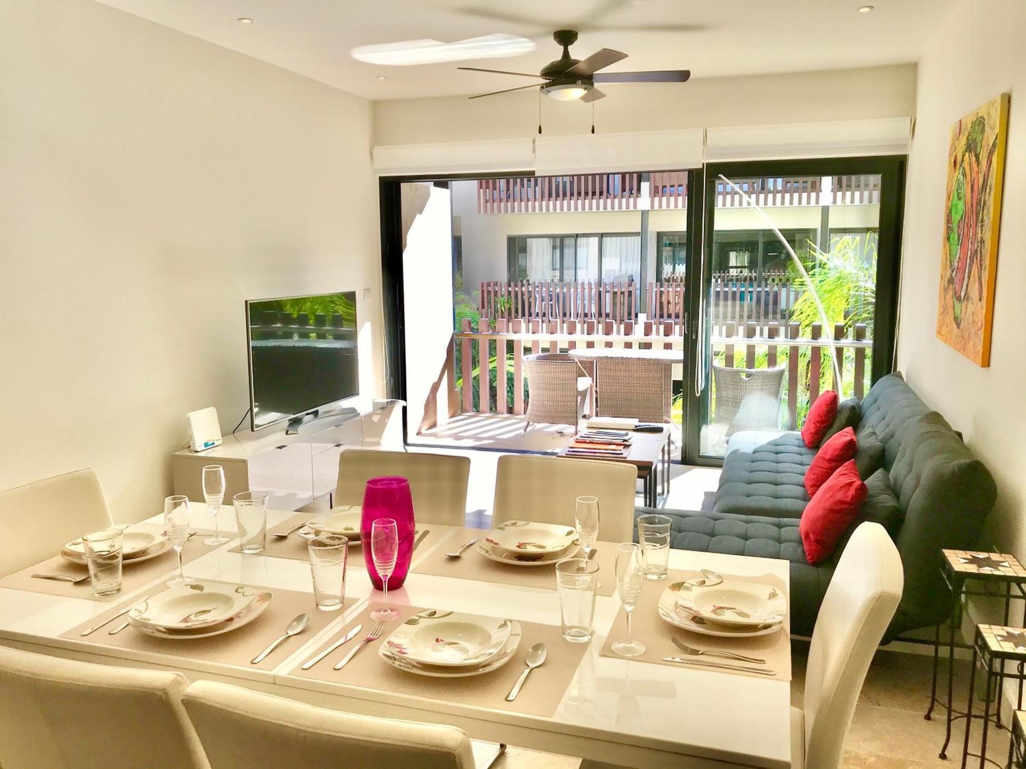Beautiful Location, Large Pool And Fast 150mg Wifi