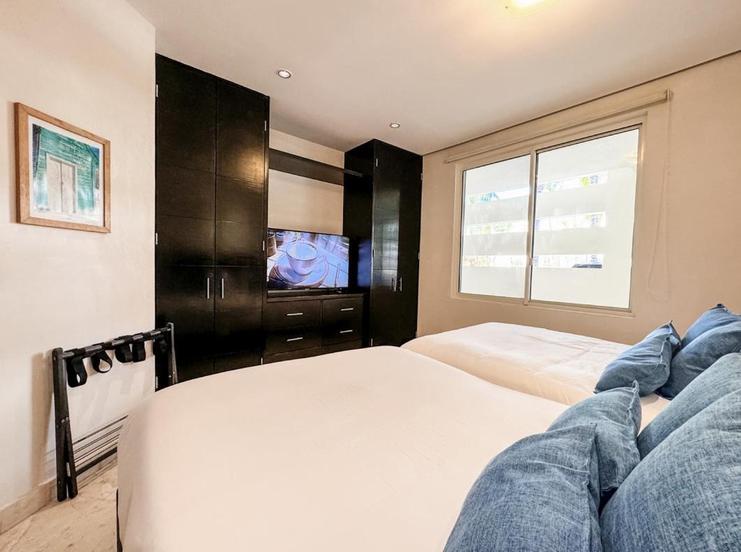 The Elements 2 Bedrooms Beachfront Apartment *