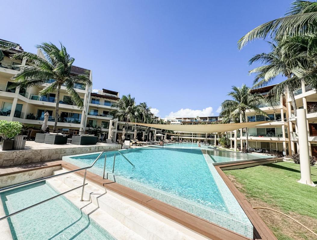 The Elements 2 Bedrooms Beachfront Apartment Playa del Carmen