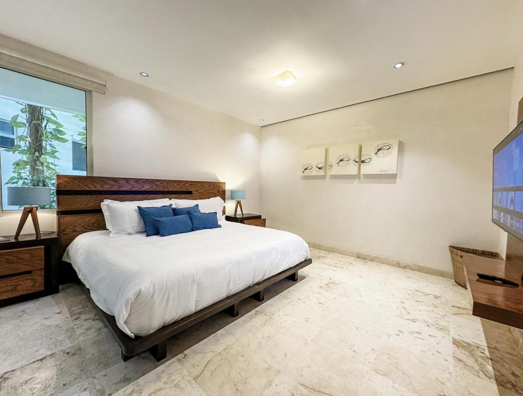 The Elements 2 Bedrooms Beachfront * Playa del Carmen