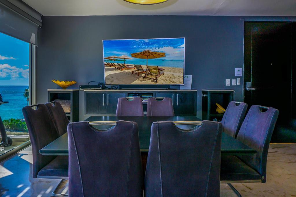 Executive Penthouse With Unobstructed Views At The Elements By Bric