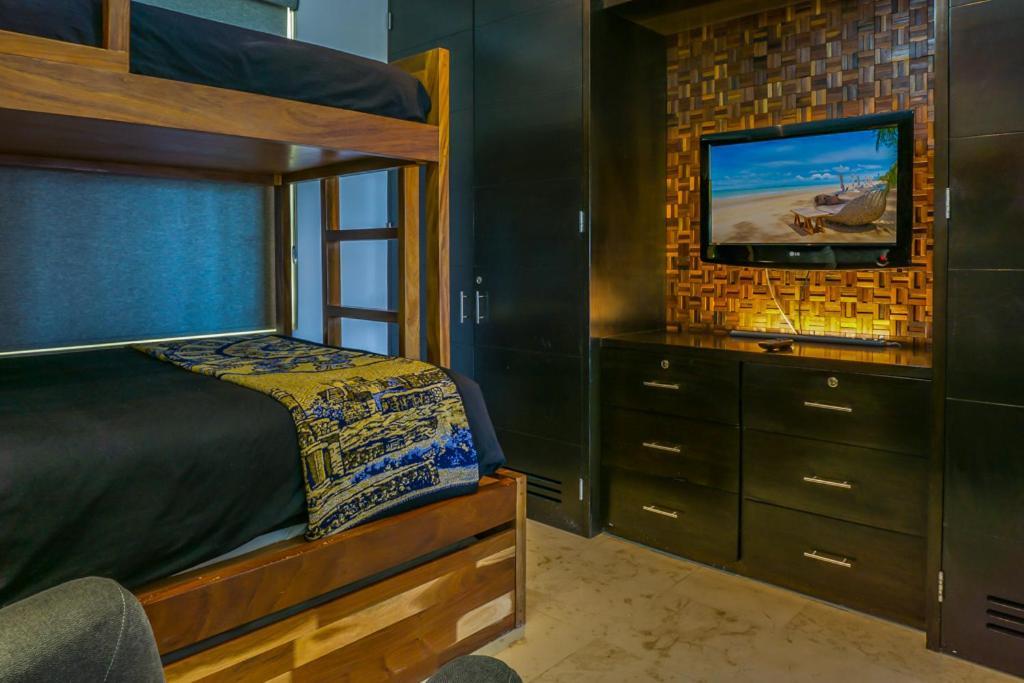 Executive Penthouse With Unobstructed Views At The Elements By Bric Holiday home *