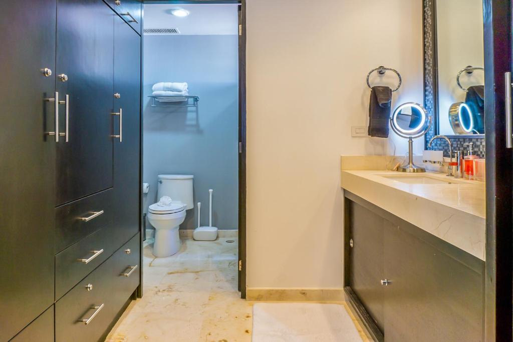 Executive Penthouse With Unobstructed Views At The Elements By Bric *