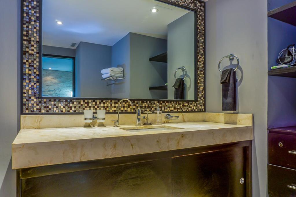 Executive Penthouse With Unobstructed Views At The Elements By Bric