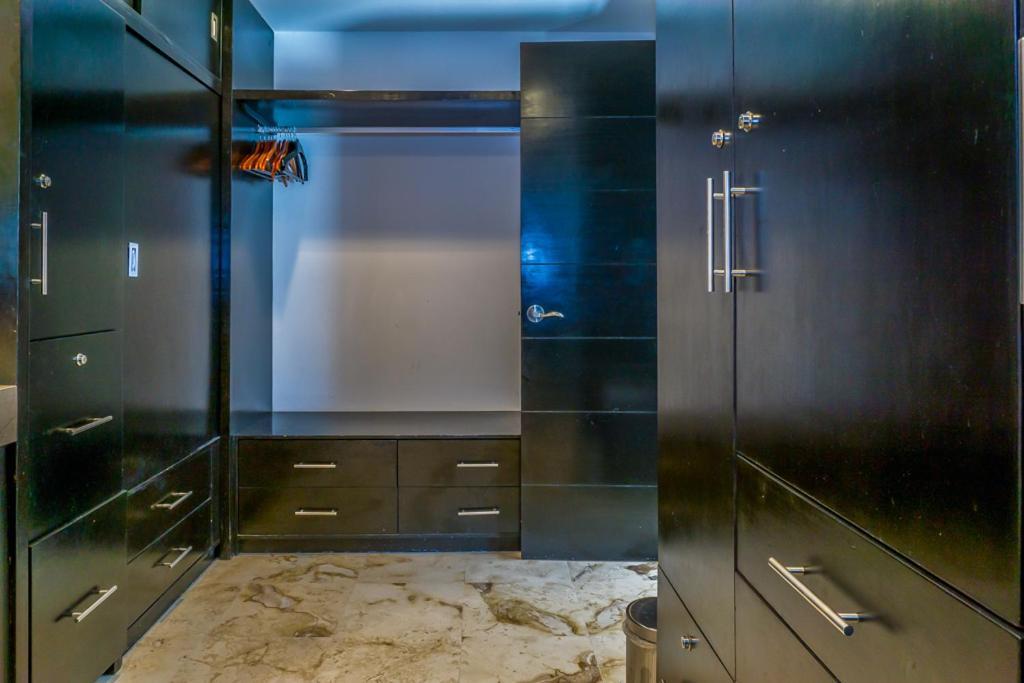 Executive Penthouse With Unobstructed Views At The Elements By Bric Holiday home Playa del Carmen