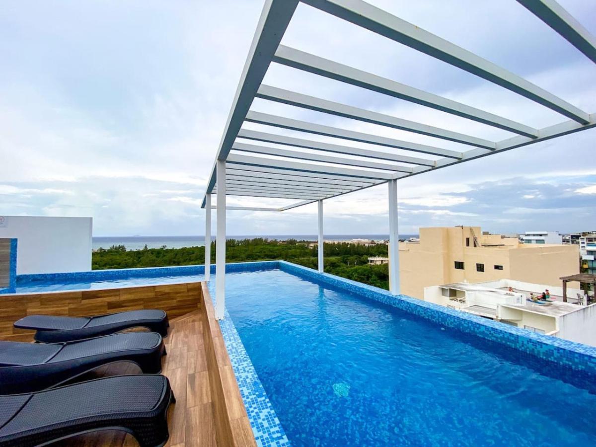Shiny On 5th Ave With Pool And Gym Steps To Apartment Playa del Carmen