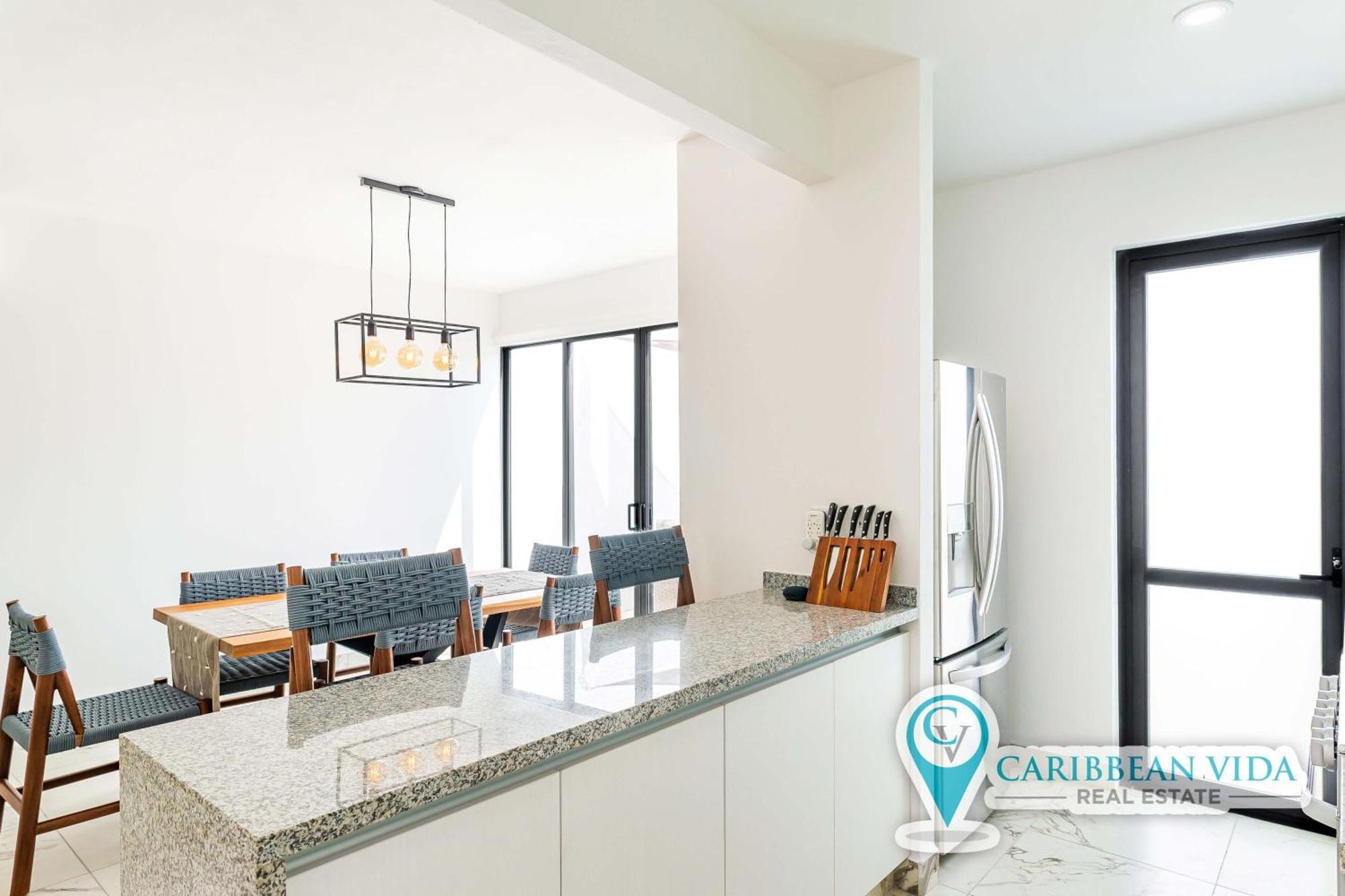 Holiday home Stylish & Bright Contemporary 3bd I Pool!