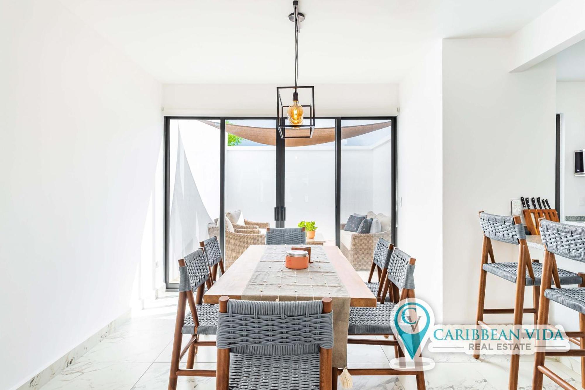 Stylish & Bright Contemporary 3bd I Pool! Holiday home