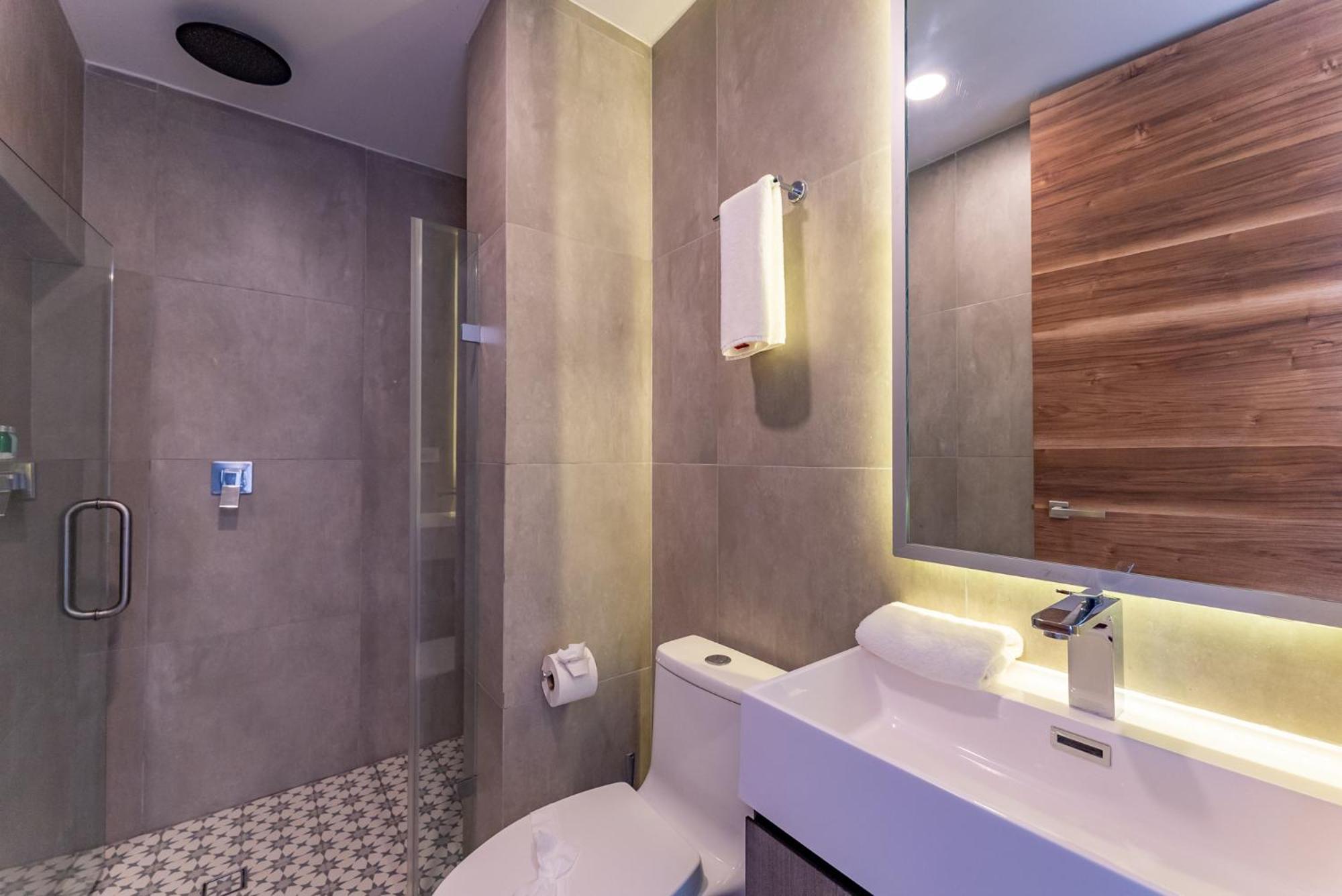 At Icono 3 Bedrooms Close 5th Apartment *