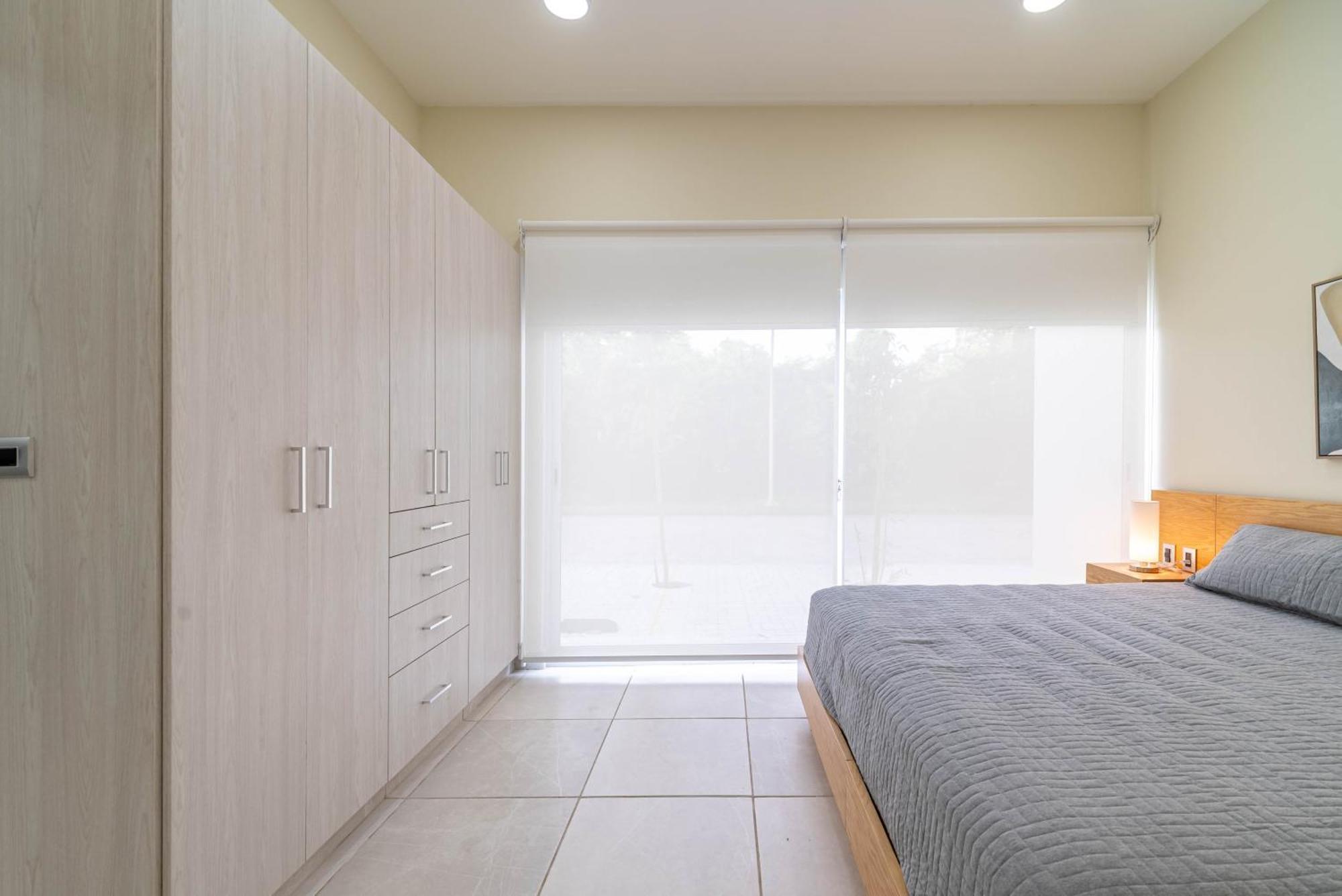 2 Bd With Balcony, Gym, Rooftop Pool, Hot Tub Holiday home Playa del Carmen