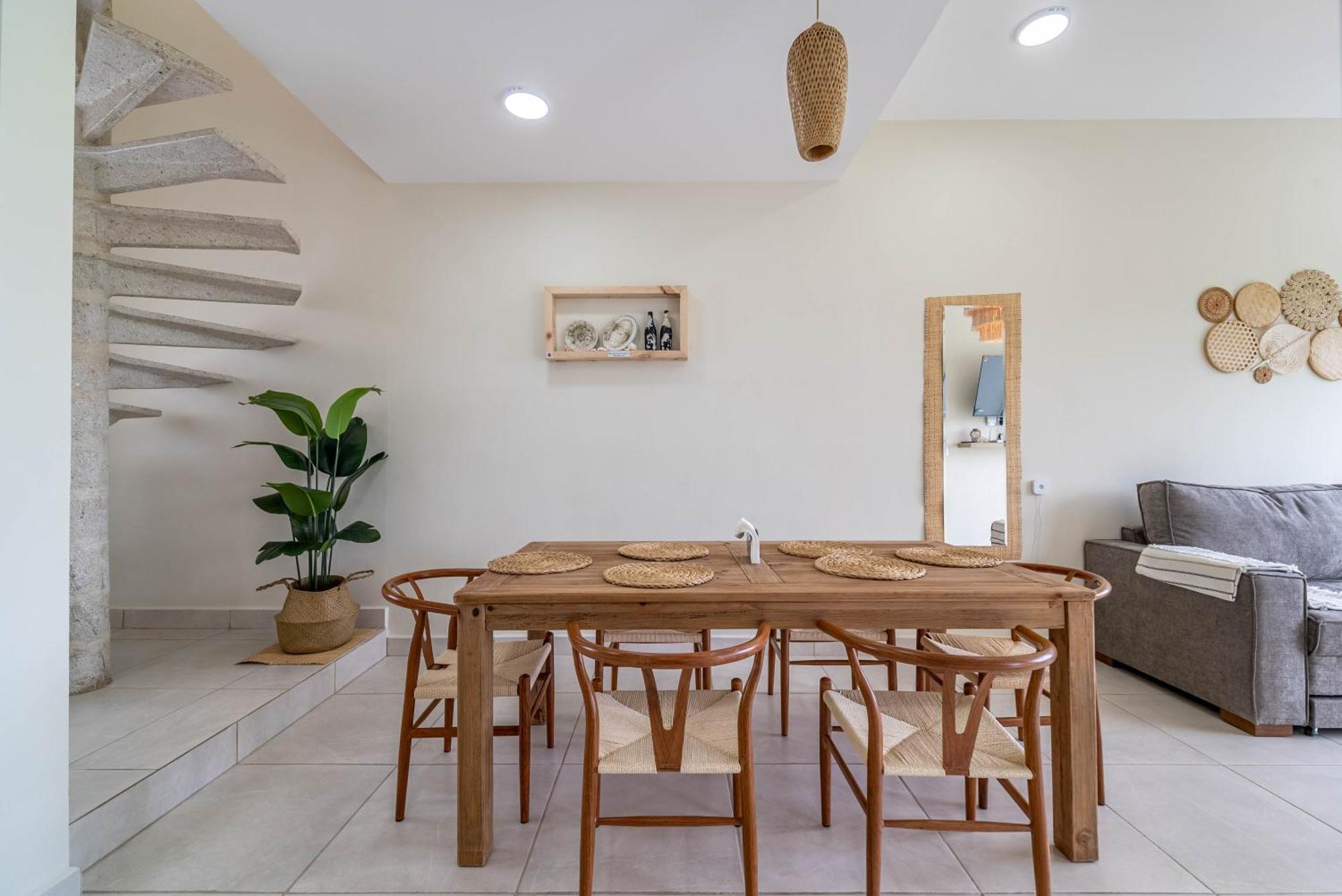 3 Bd With Balcony, Gym, Rooftop Pool, Hot Tub Casa de férias