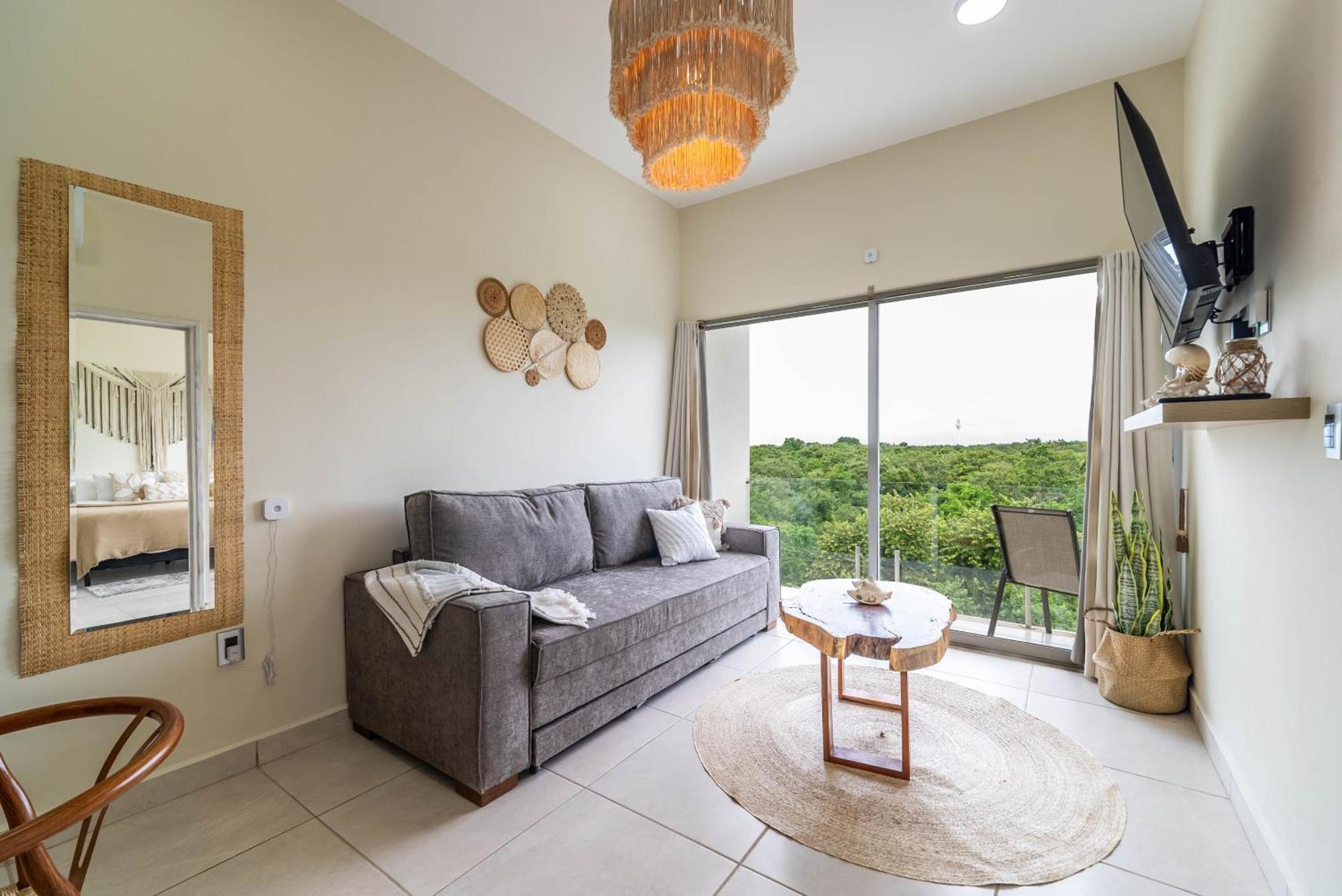 Casa de férias 3 Bd With Balcony, Gym, Rooftop Pool, Hot Tub