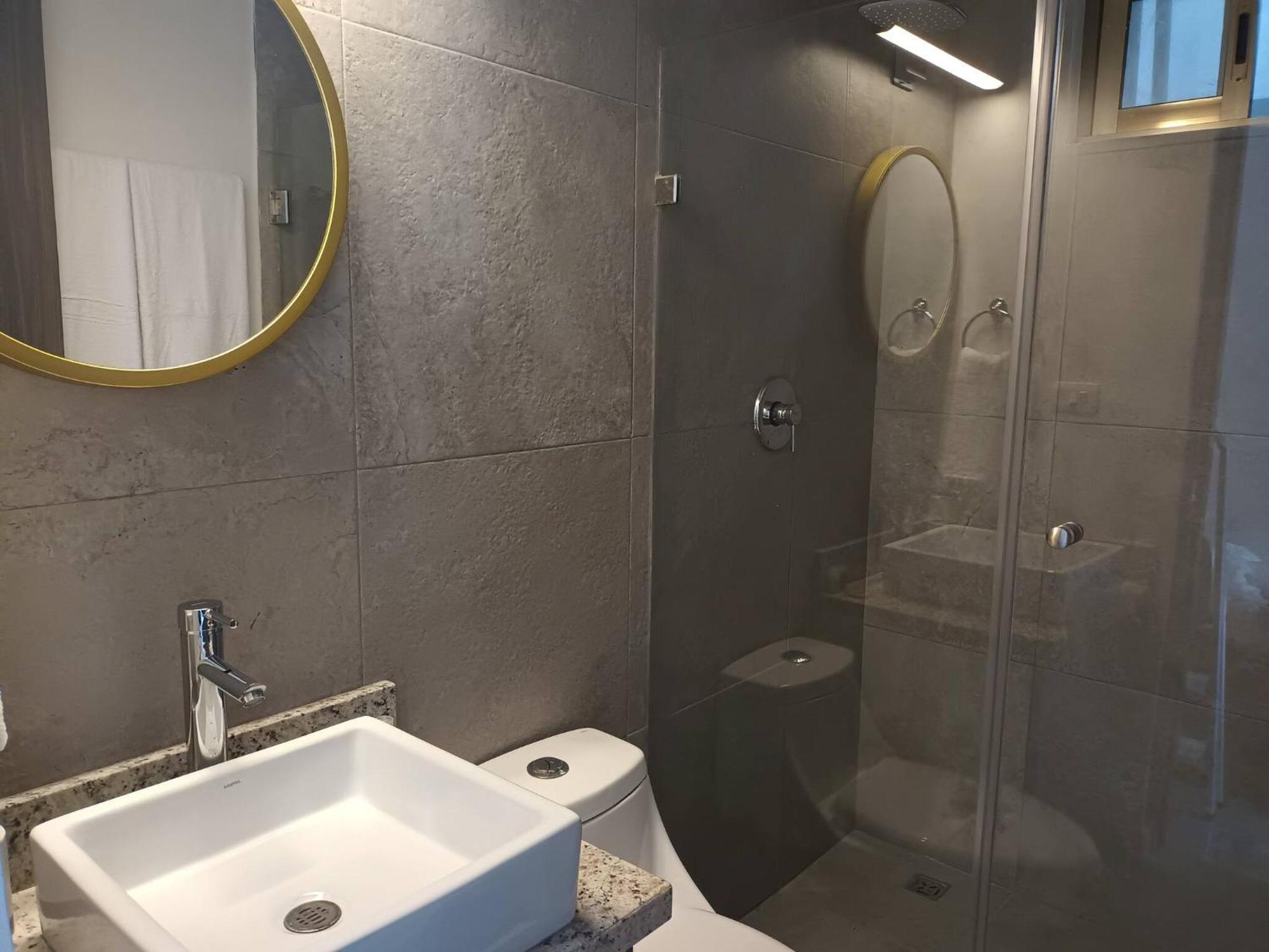Beautiful Very Close To The And 5th Avenue Apartment *