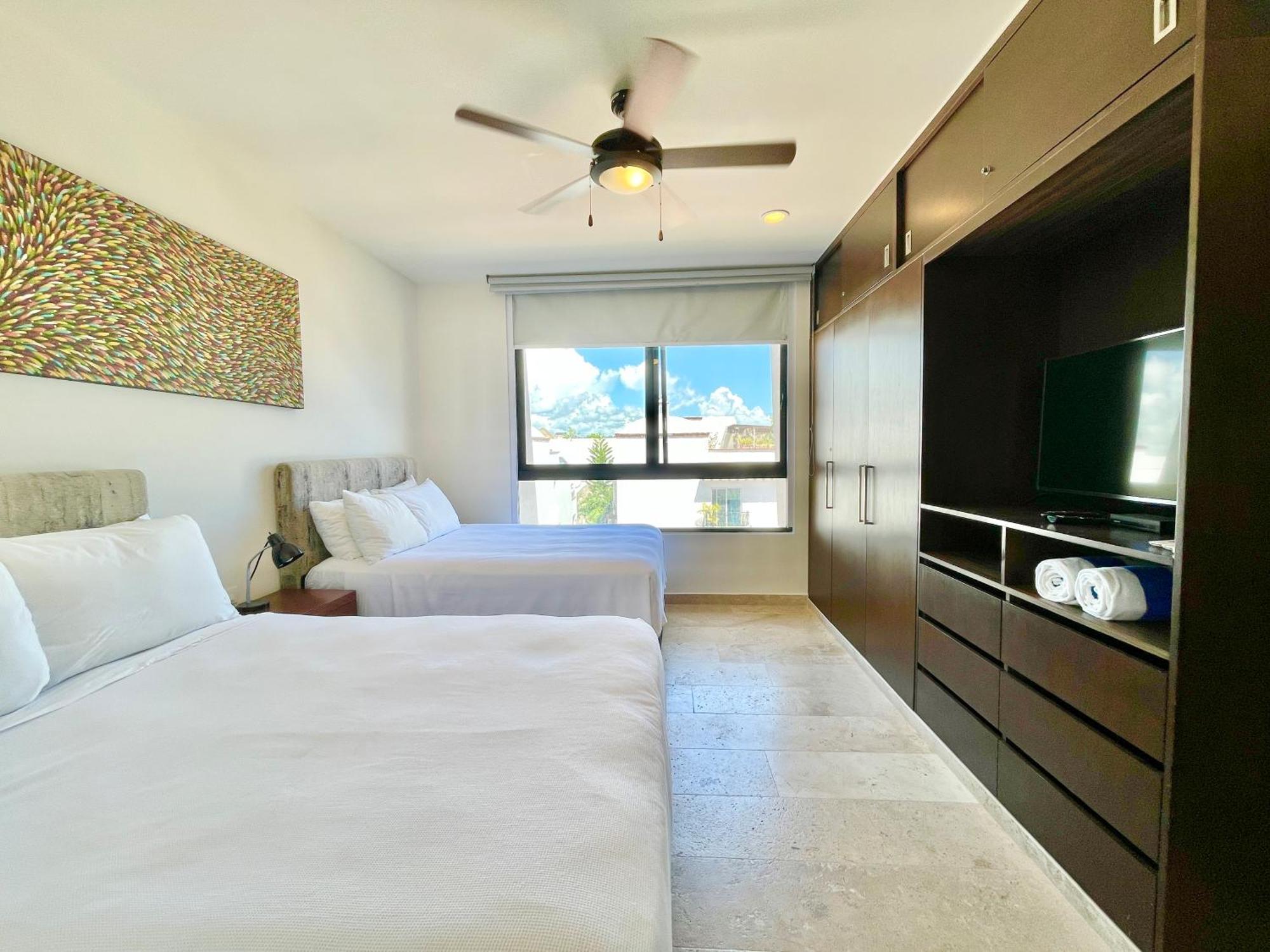 Apartment Beautiful Location, Large Pool And Fast 150mg Wifi
