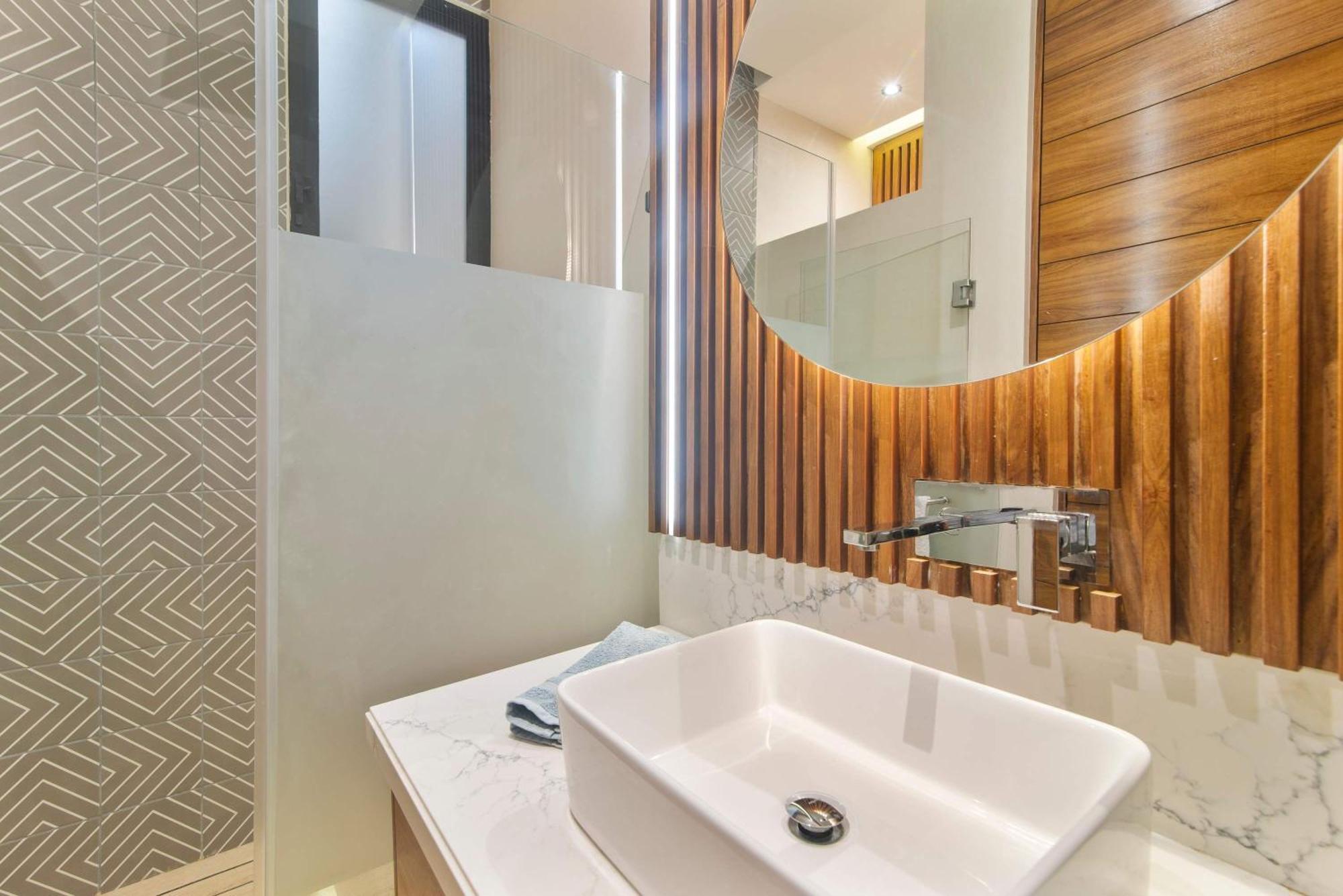 Stunning 2br With Plunge Pool - Rooftop Sea Views Apartment