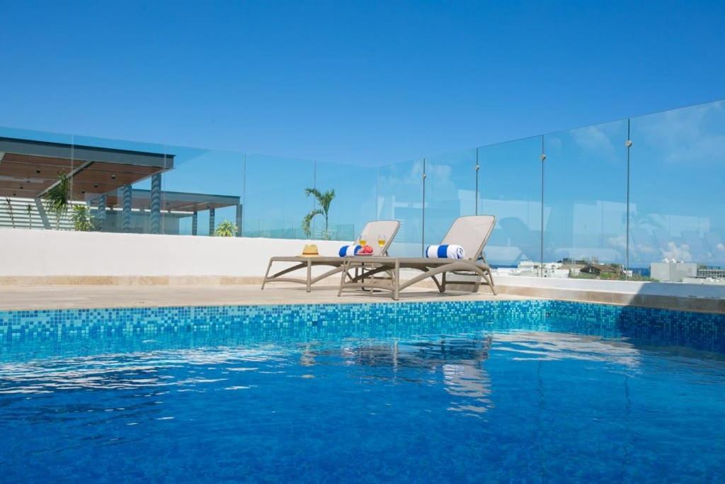 Stylish Condo, Location & Impressive Pools Apartment *