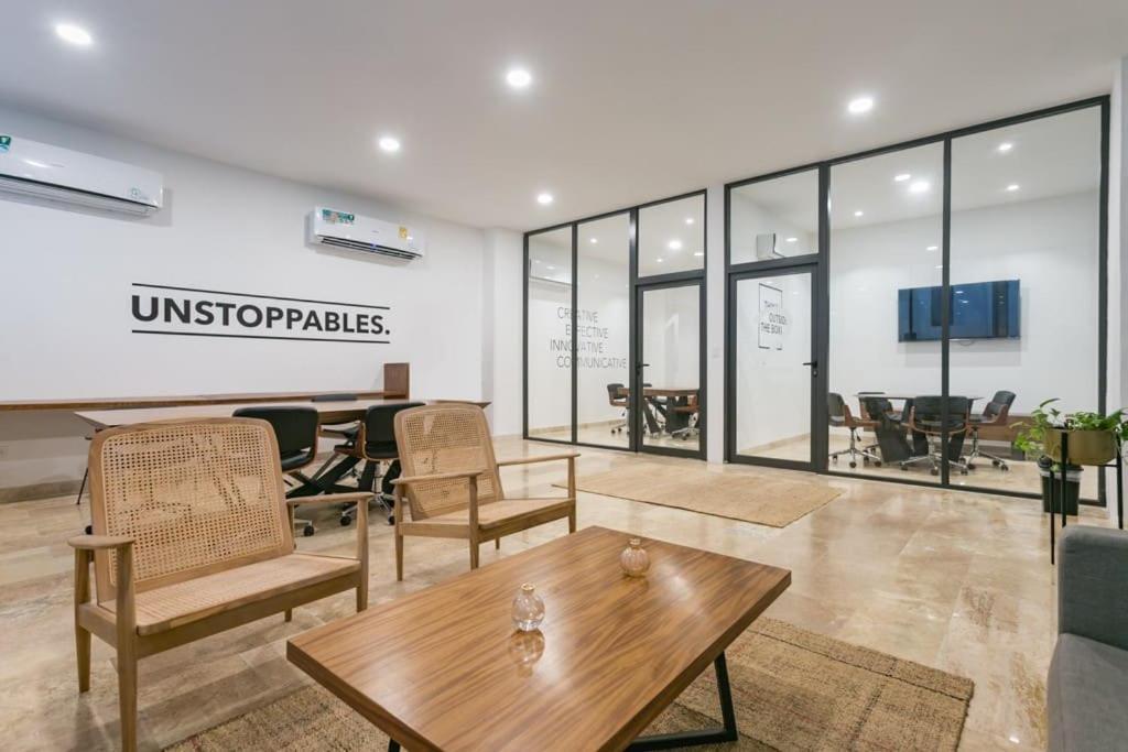 Apartment Stylish Condo, Location & Impressive Pools