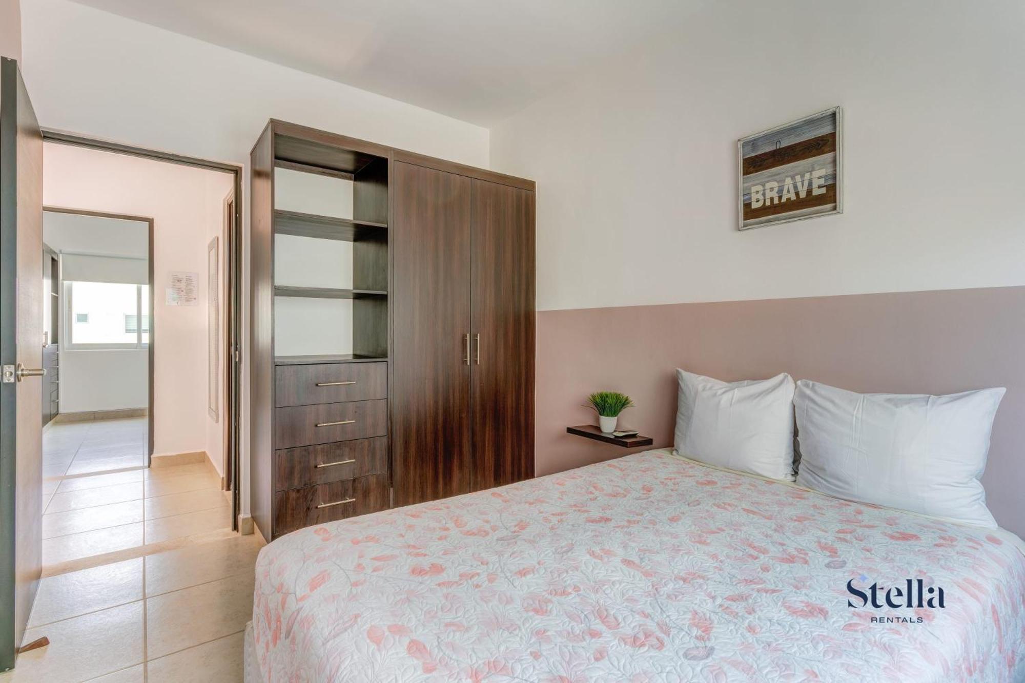 Private Roof With Bbq Shared Pool And Playground Appartement *