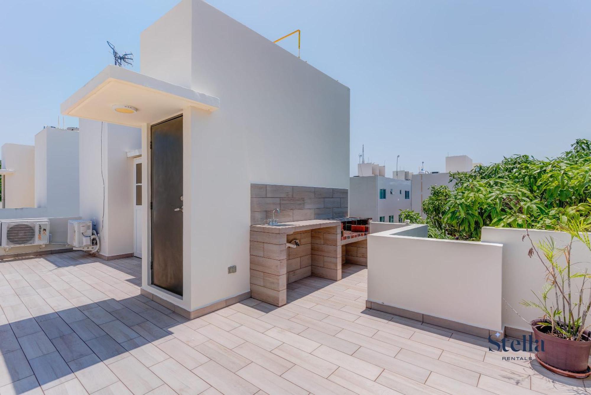 Private Roof With Bbq Shared Pool And Playground Appartement *