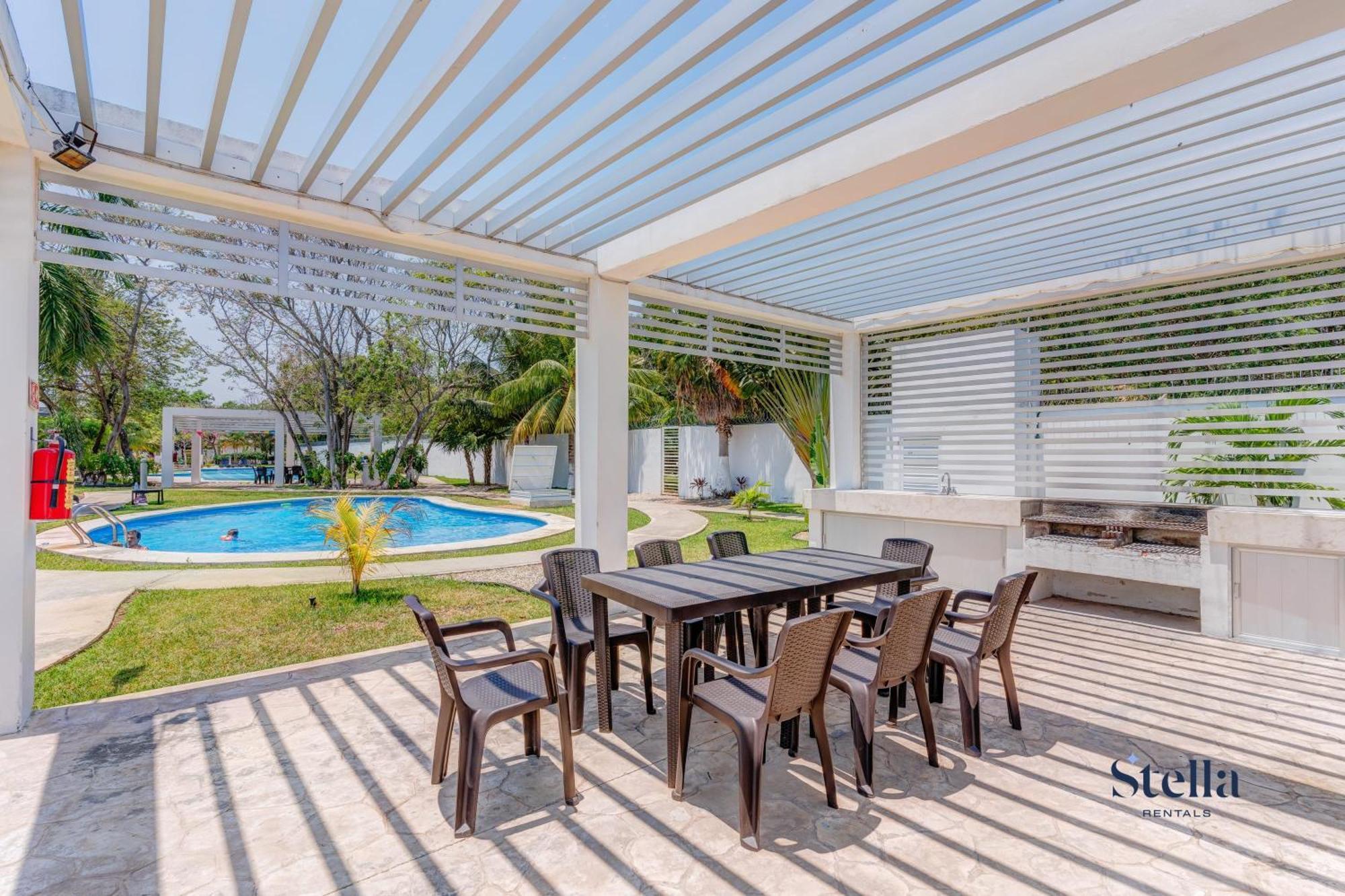 Appartement Private Roof With Bbq Shared Pool And Playground *