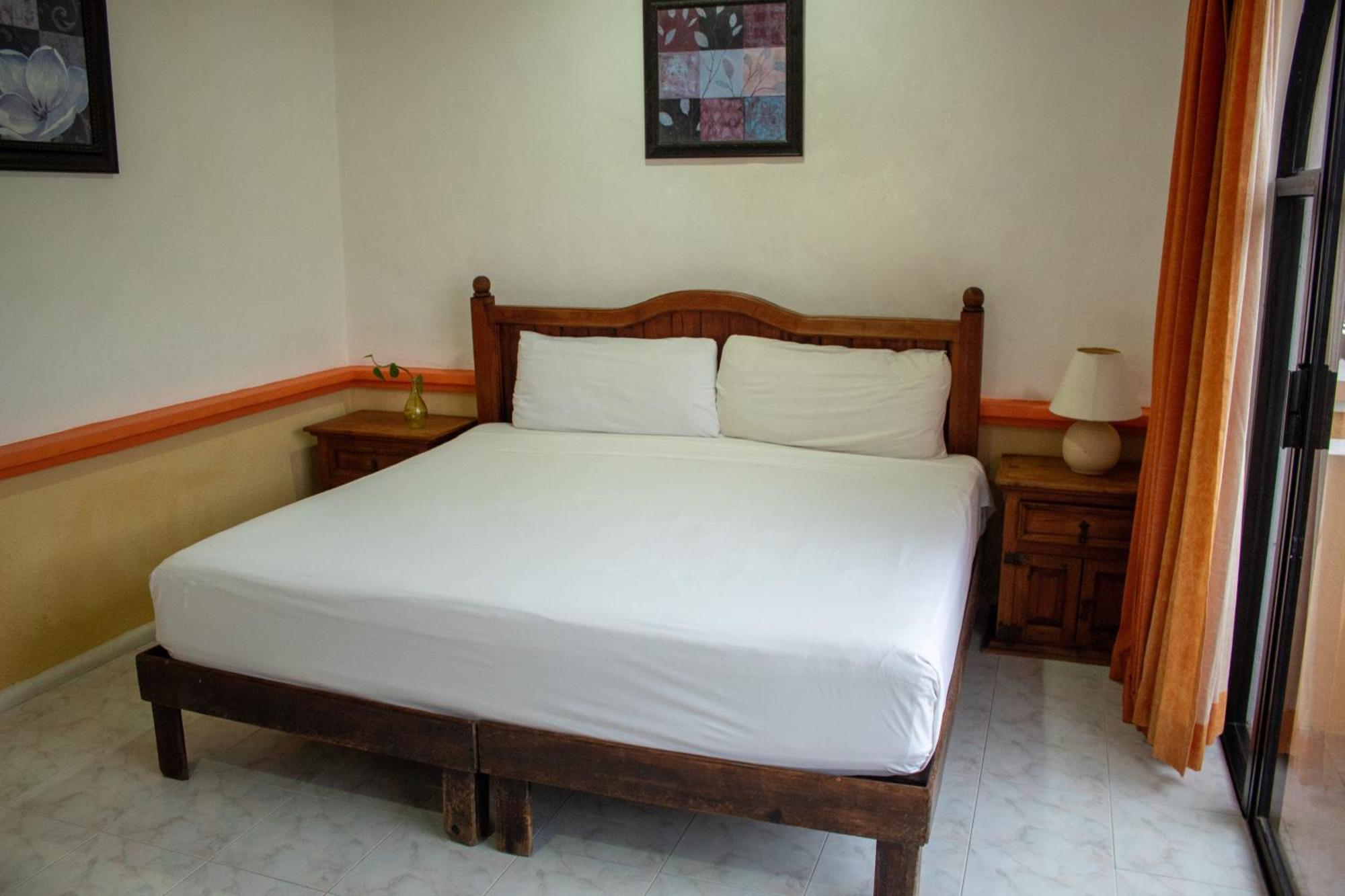 Vista Caribe 5ta Av A 5 Pasos De La Playa Hotel 3*