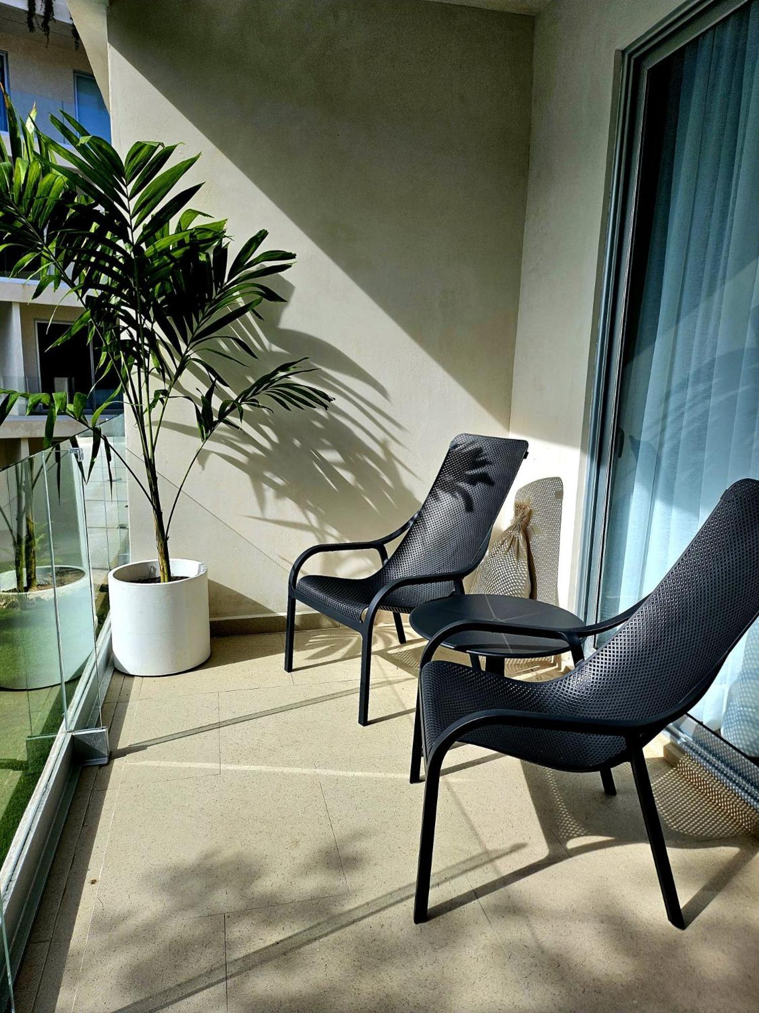 Apartment Modern Playacar With Poolside Views & Nature *