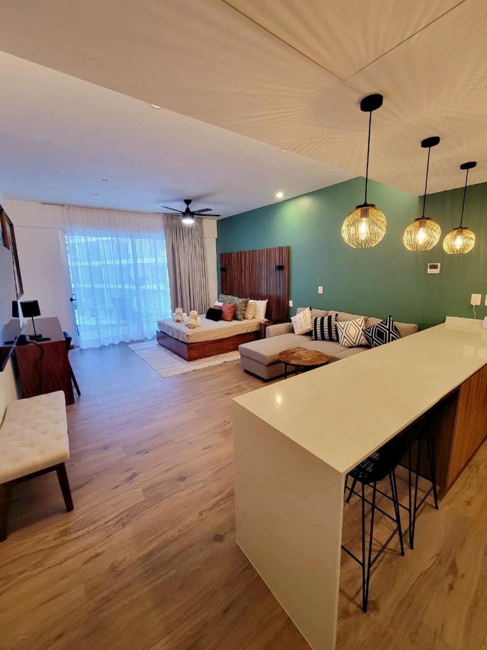 Apartment Modern Playacar With Poolside Views & Nature Playa del Carmen