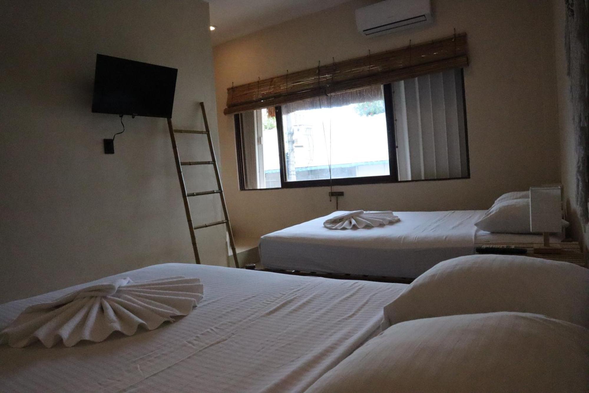 Hostal 3b Wellness & Adults Only