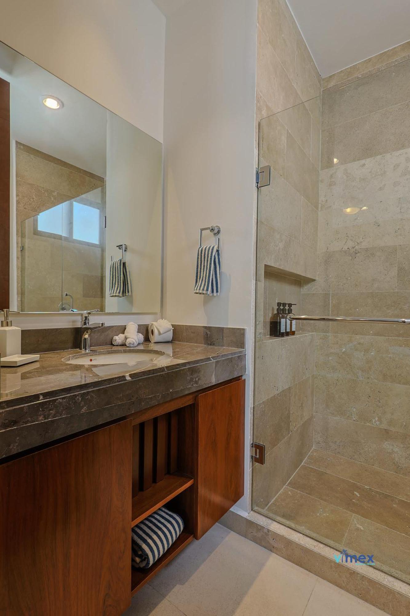 Modern Townhouse With Private Pool And Bbq Area Holiday home