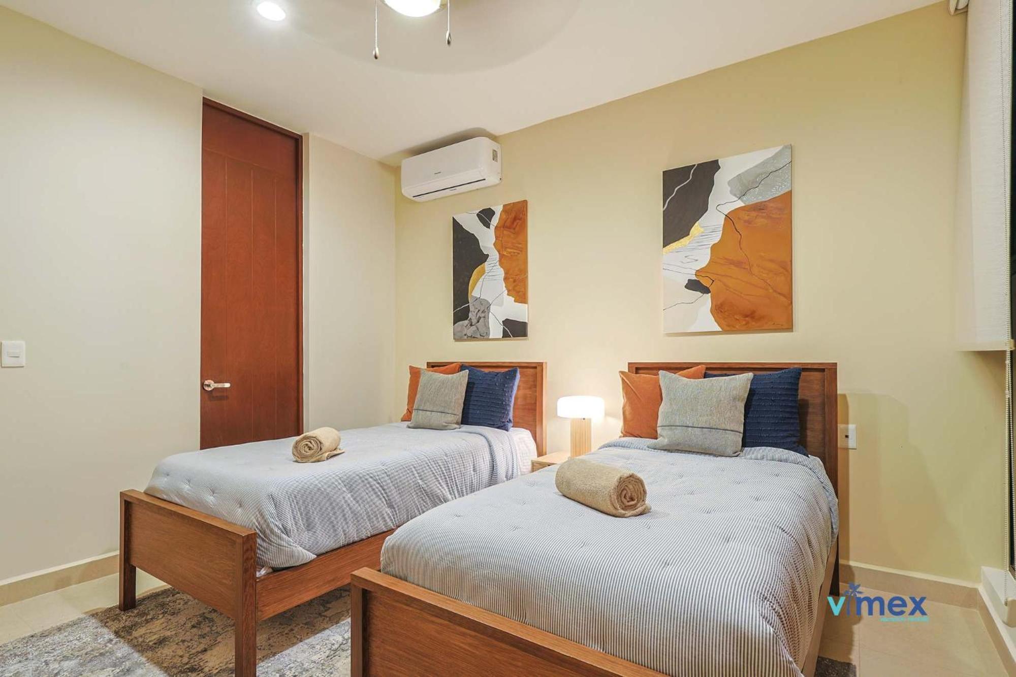 Modern Townhouse With Private Pool And Bbq Area Holiday home