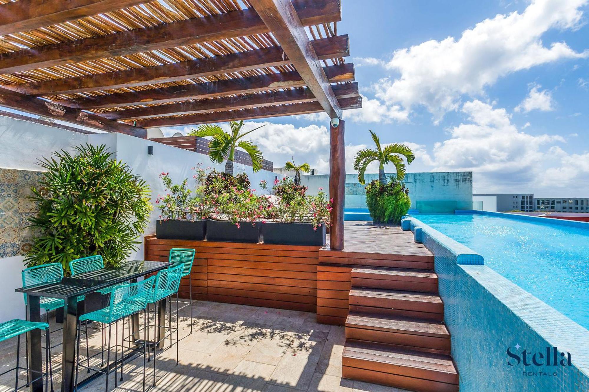Сasa de vacaciones With Roof Pool Half Block To 5th Ave *