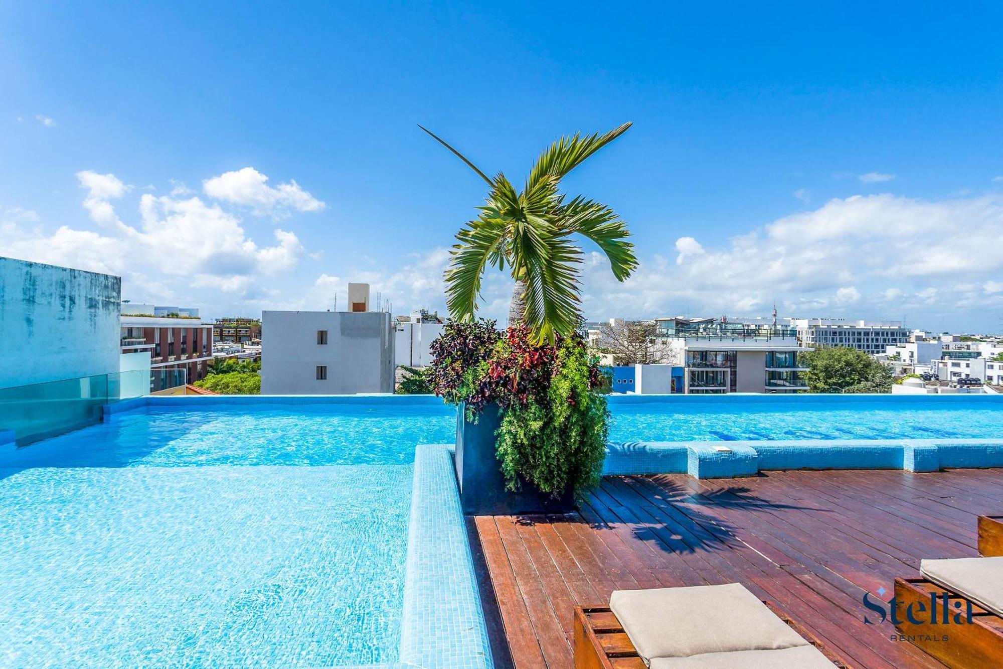 With Roof Pool Half Block To 5th Ave Сasa de vacaciones