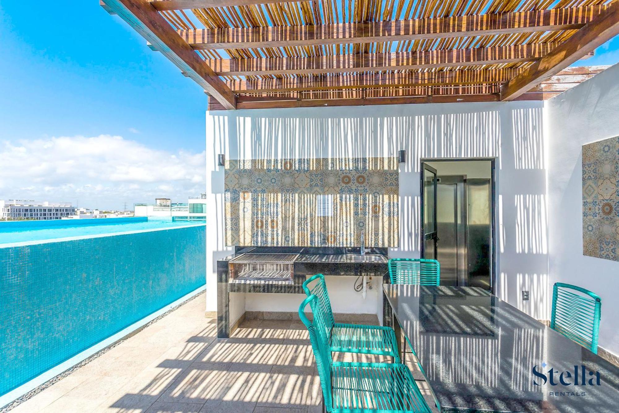Сasa de vacaciones With Roof Pool Half Block To 5th Ave *