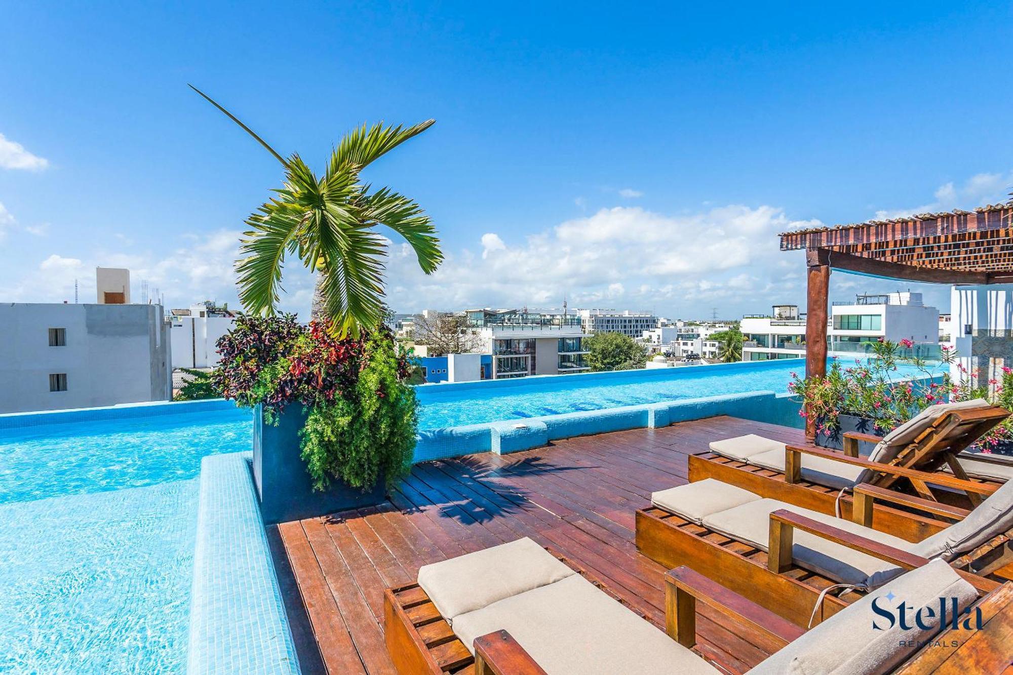 With Roof Pool Half Block To 5th Ave Сasa de vacaciones