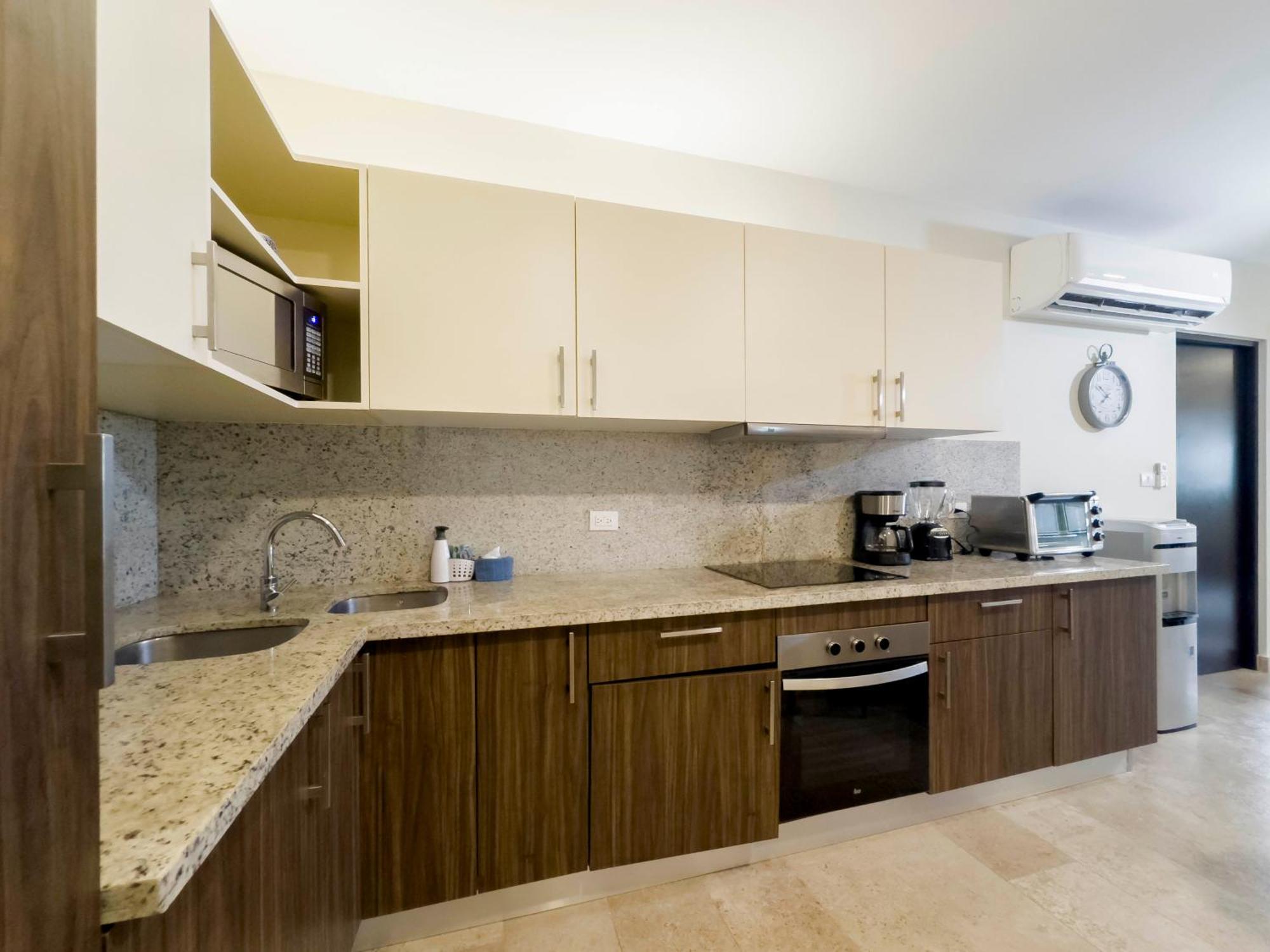 Apartment Stylish 2bed,2bath-condo Near - 6 Guests