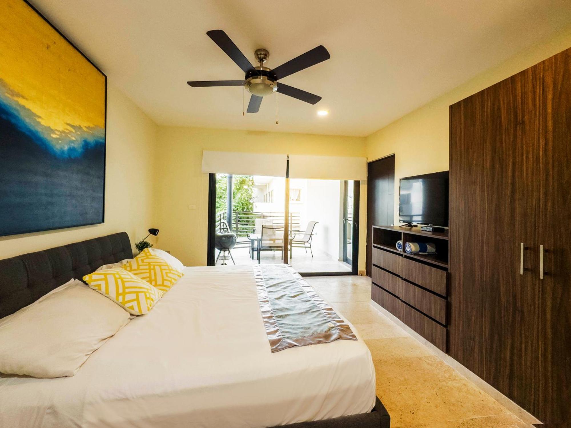 Stylish 2bed,2bath-condo Near - 6 Guests Apartment *