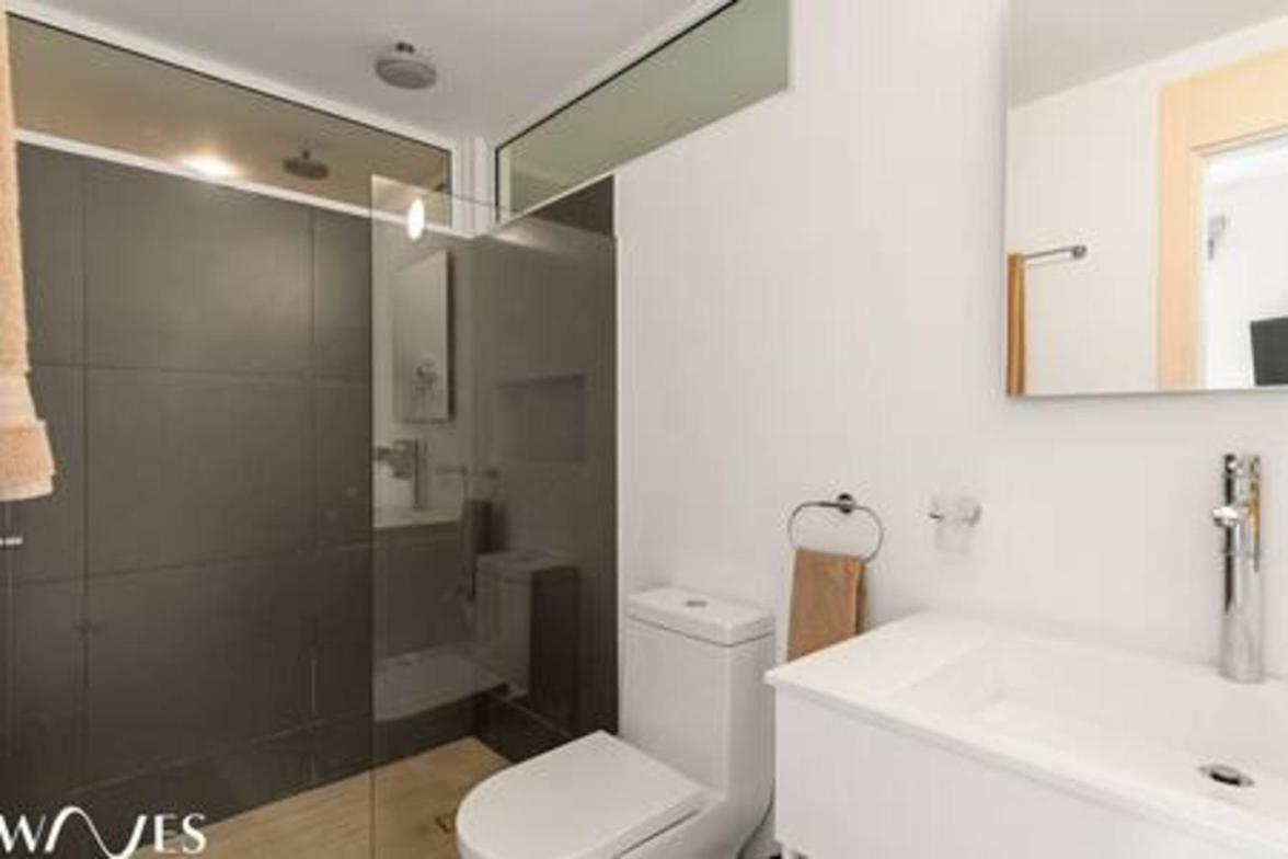 Apartment 1 Br. W5th Avenue View Steps From The